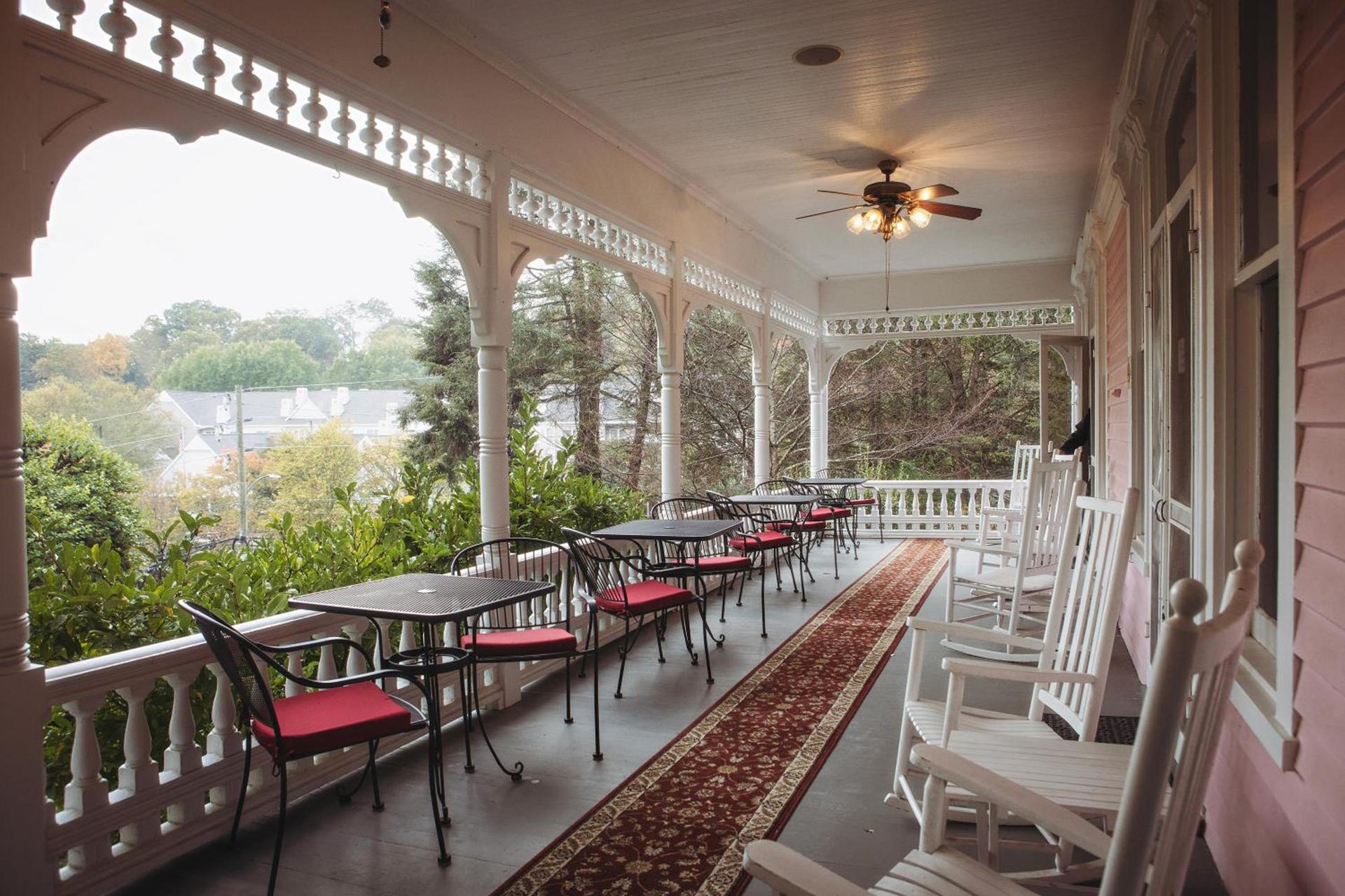 Cedar Crest Inn photo 39