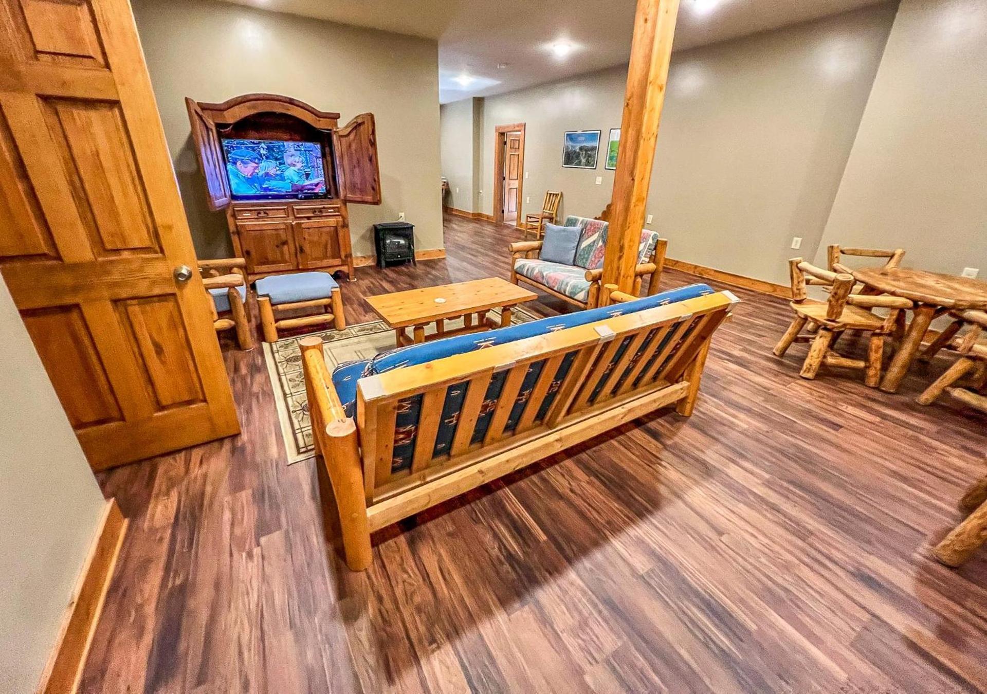 Dream Mountain Lodge photo 35