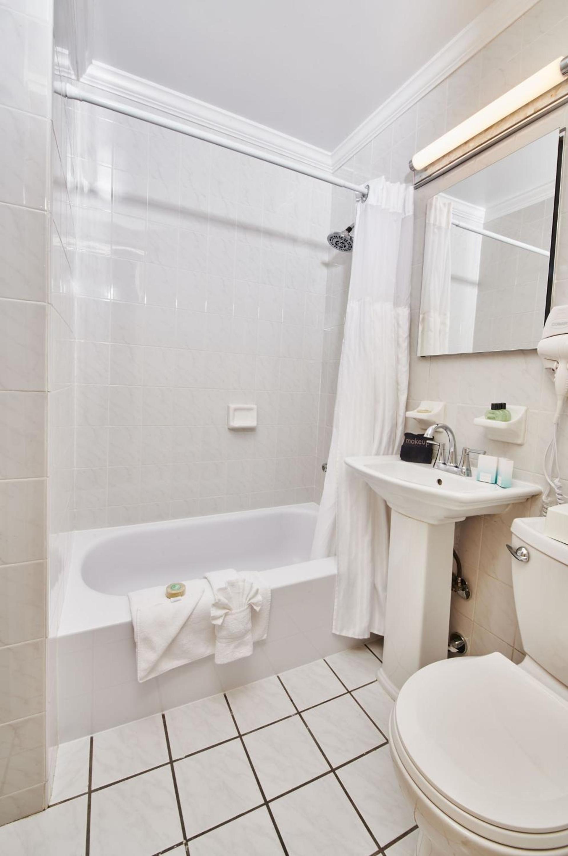 Radio City Apartments photo 31