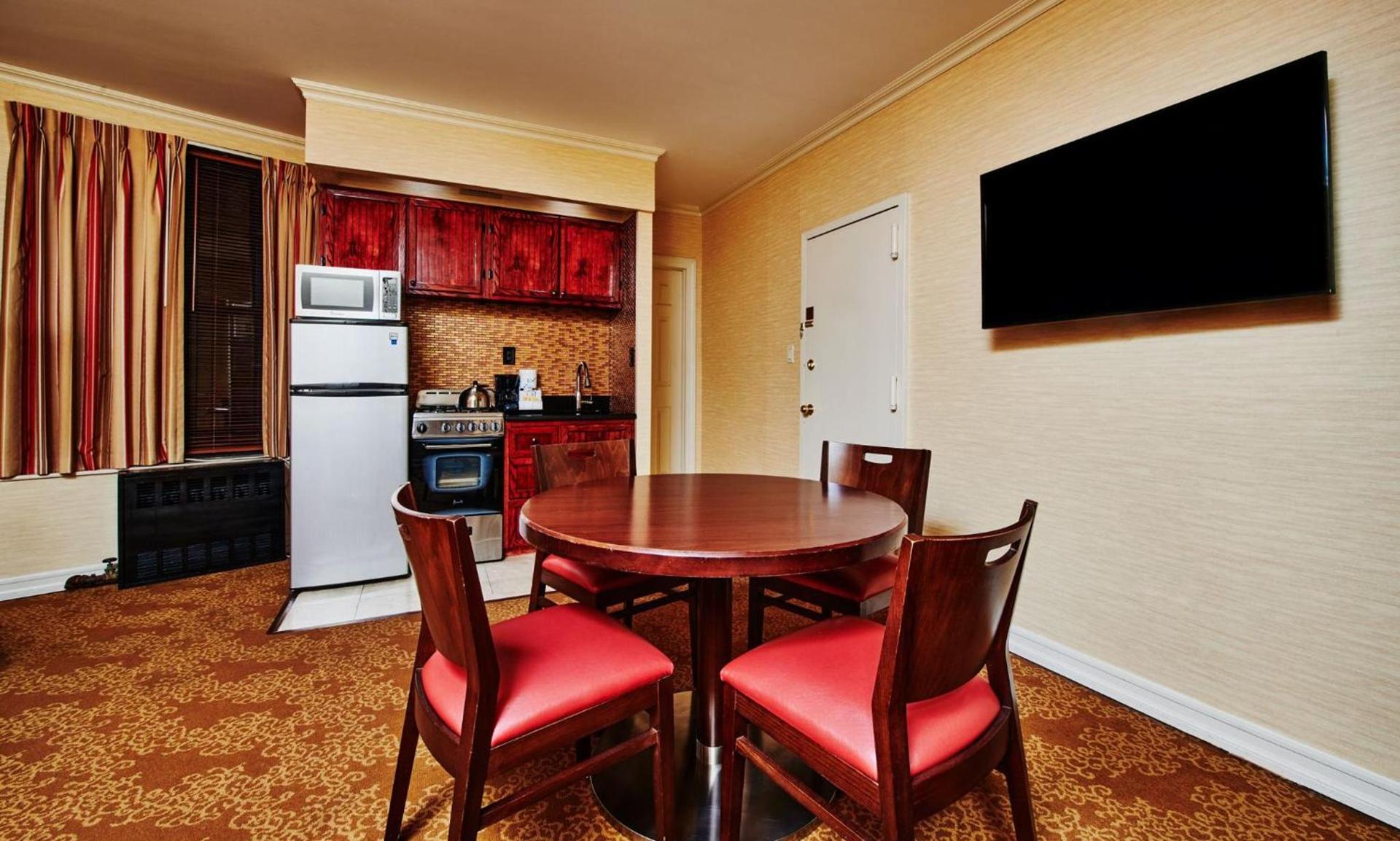 Radio City Apartments photo 32