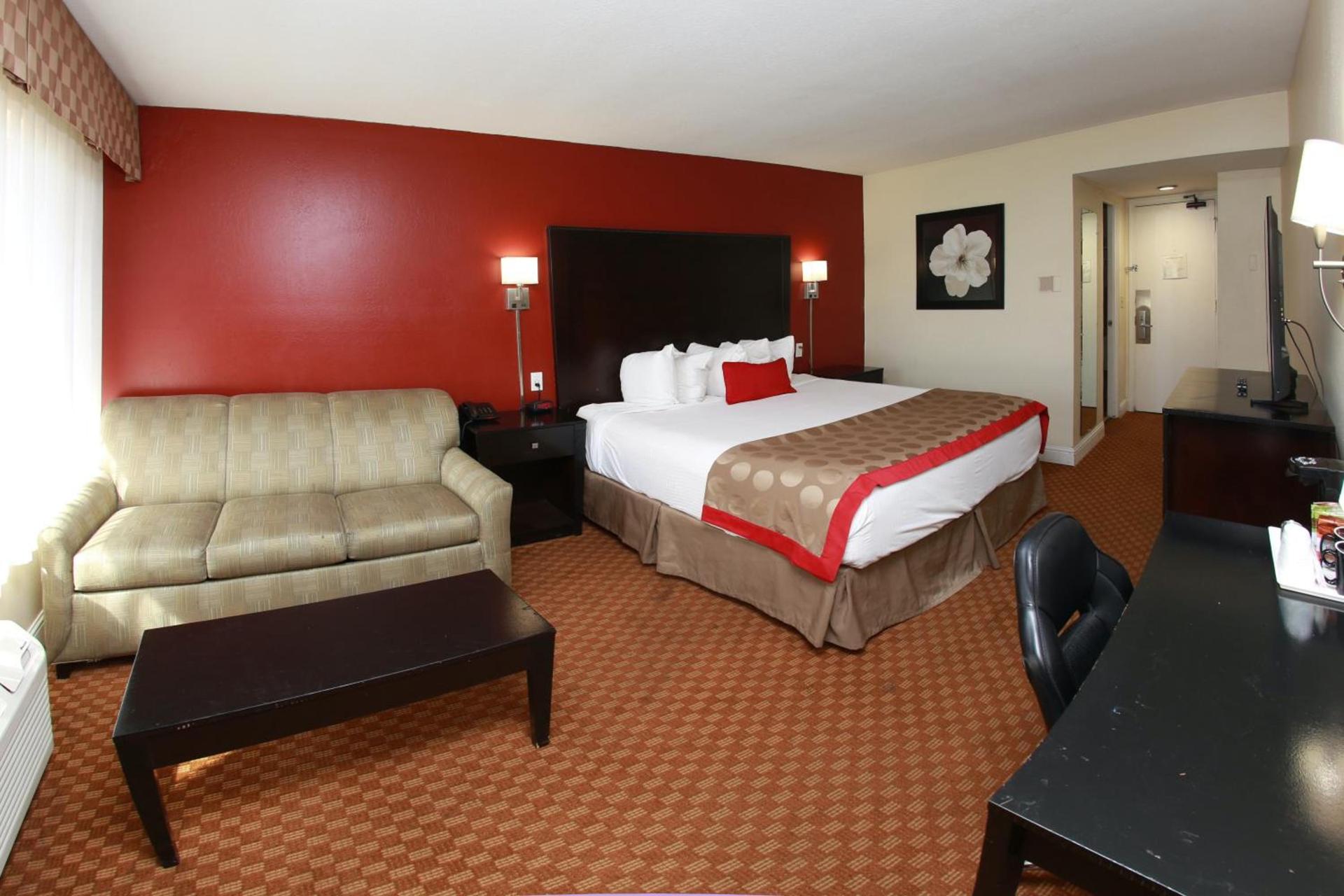 Ramada by Wyndham Fresno North photo 33
