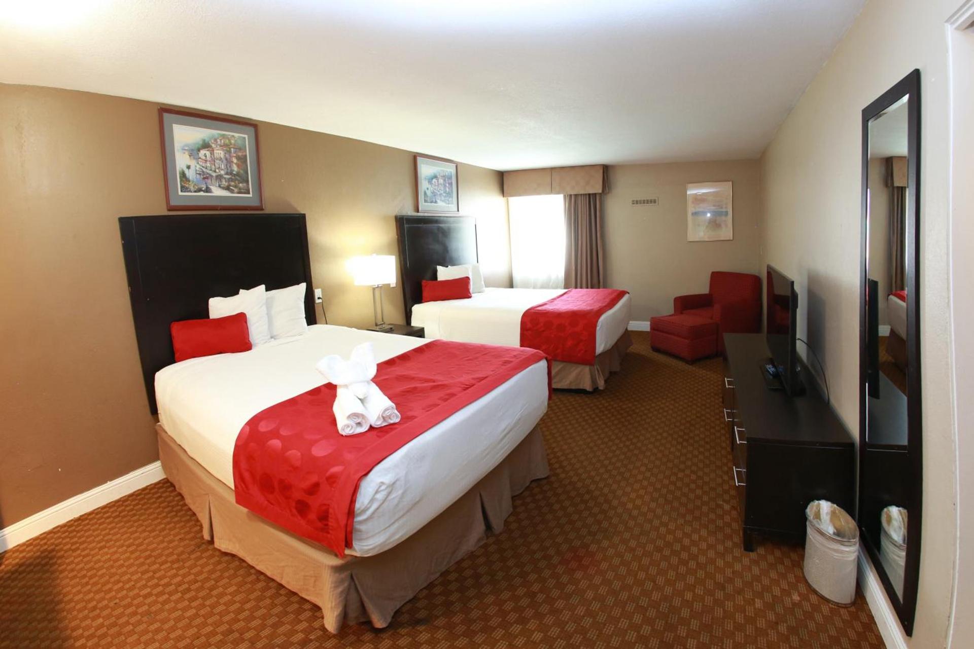 Ramada by Wyndham Fresno North photo 51