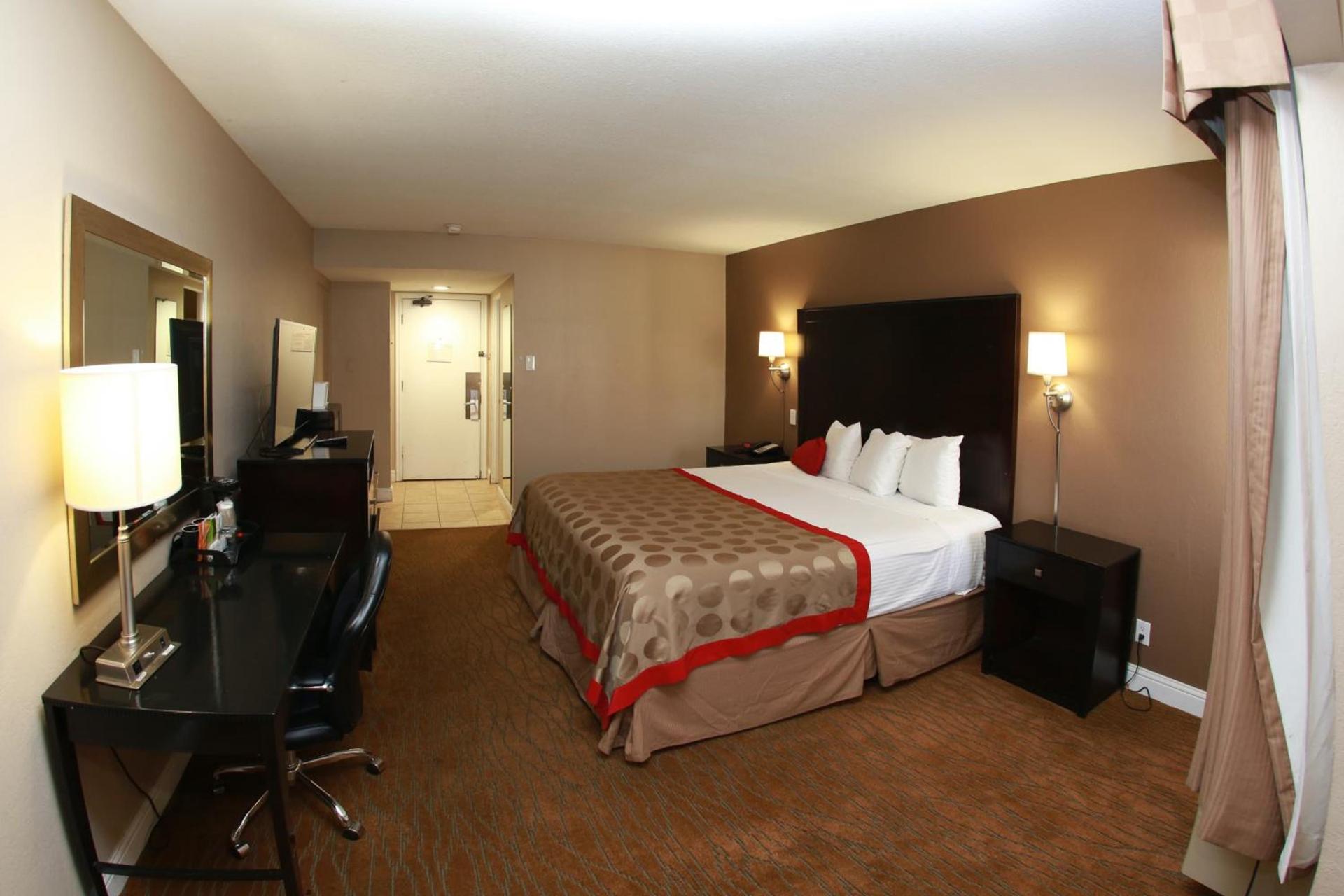 Ramada by Wyndham Fresno North photo 45
