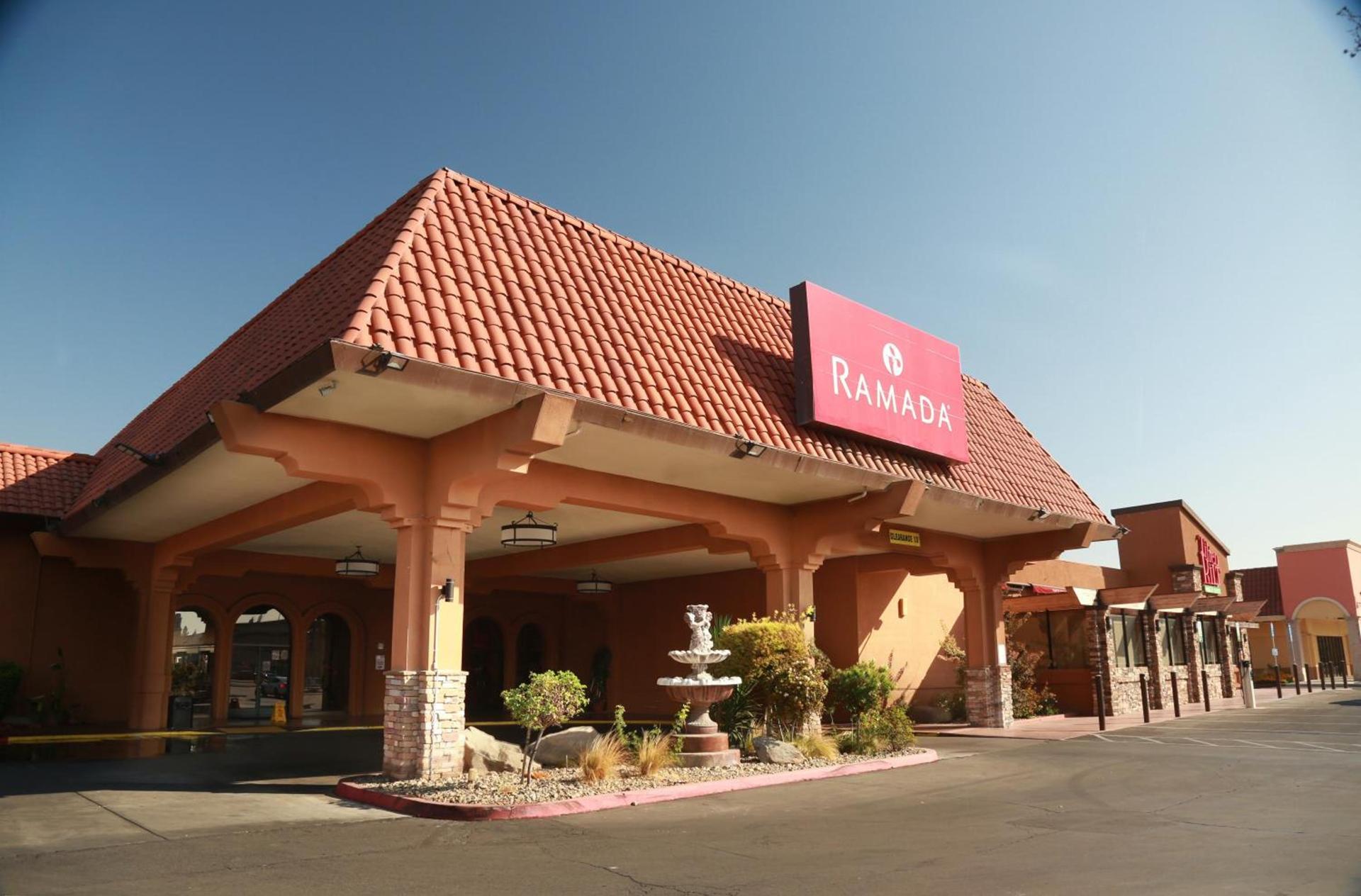 Ramada by Wyndham Fresno North photo 44