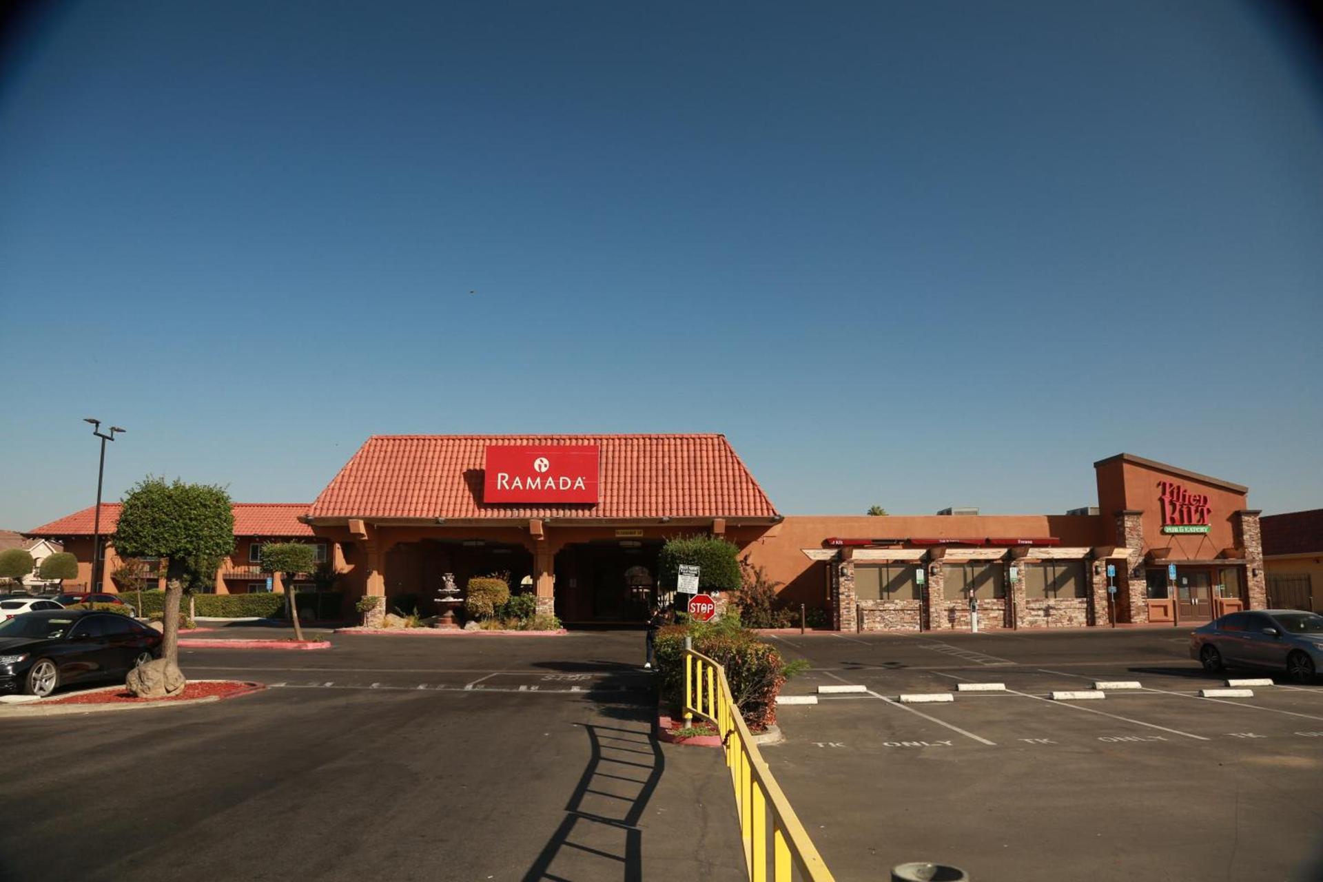 Ramada by Wyndham Fresno North photo 3
