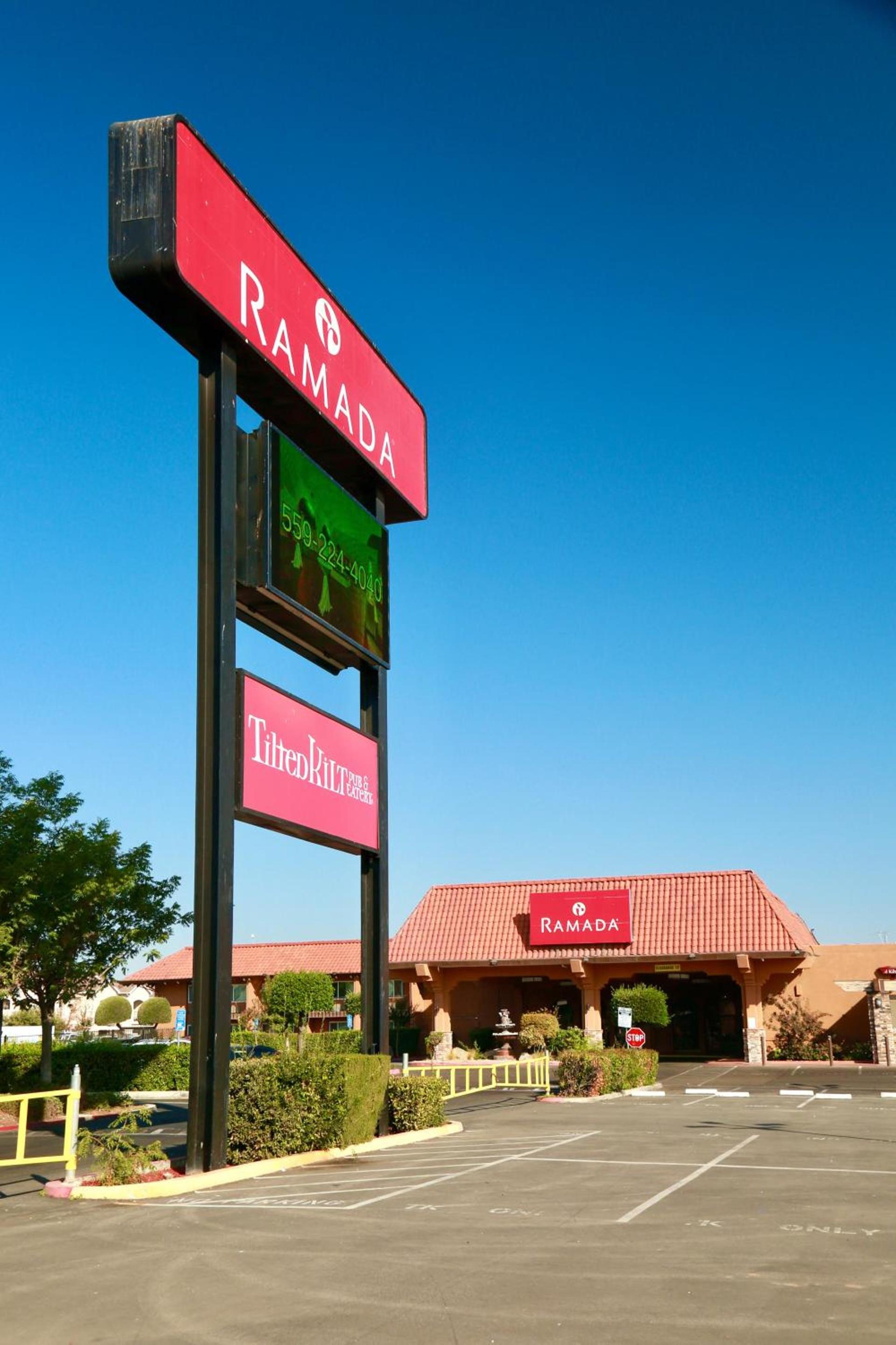 Ramada by Wyndham Fresno North photo 2