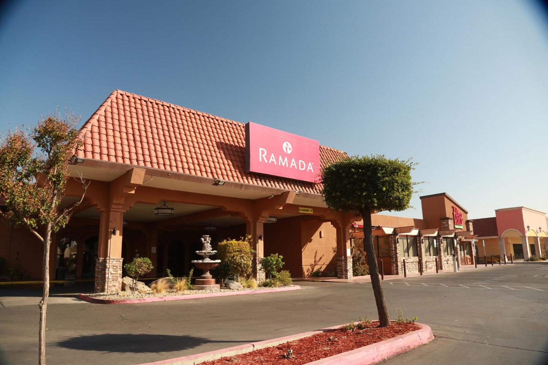 Ramada by Wyndham Fresno North photo 61