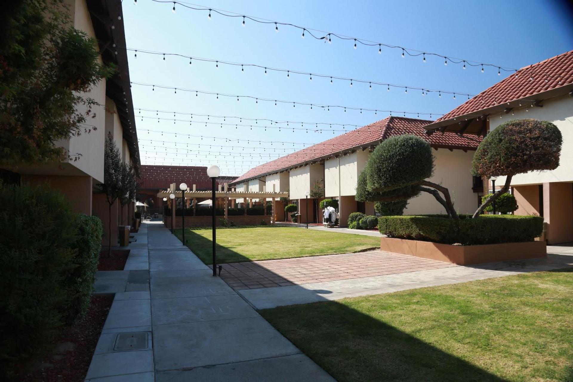 Ramada by Wyndham Fresno North photo 37