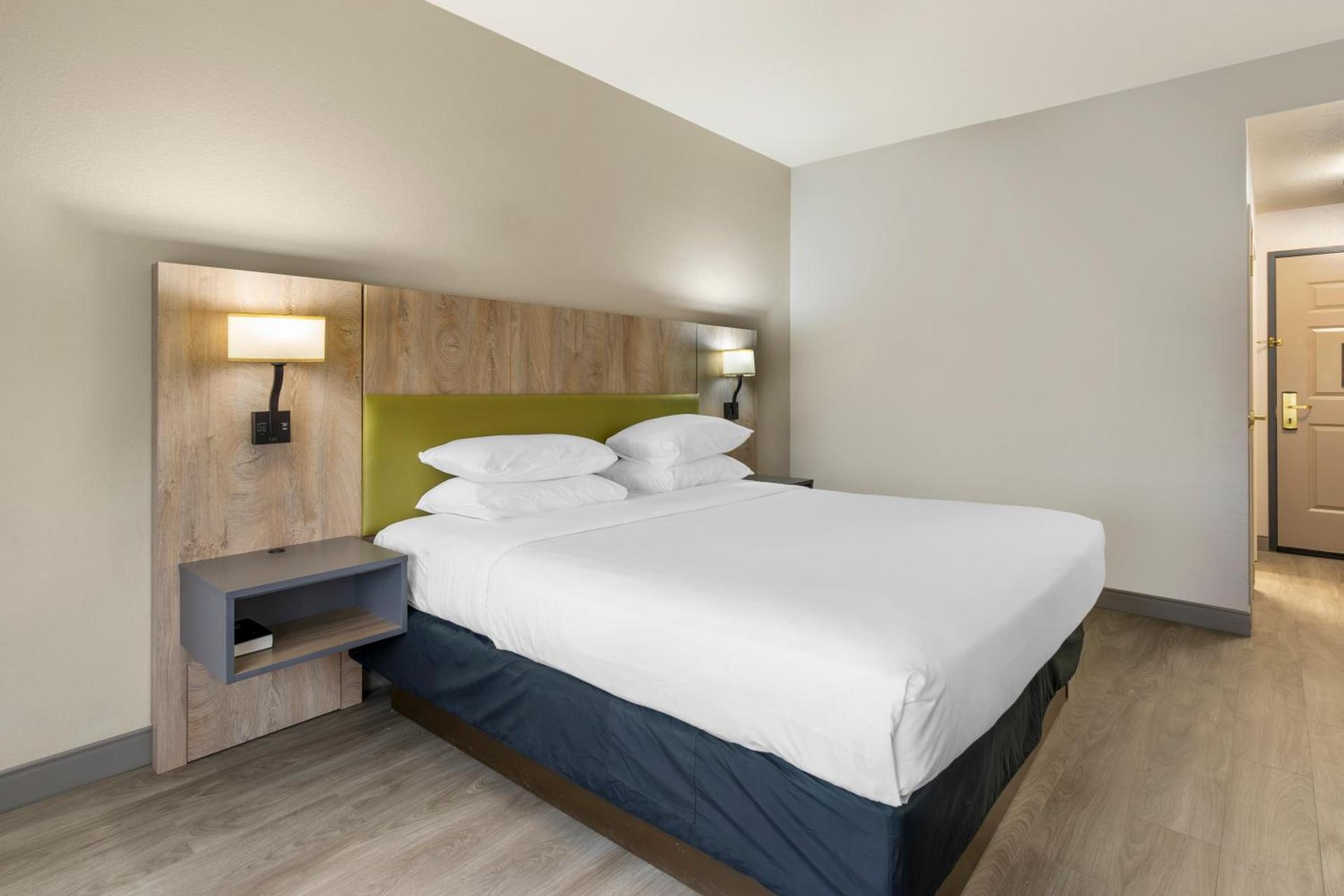 Country Inn & Suites by Radisson, Tampa Airport North, FL photo 52