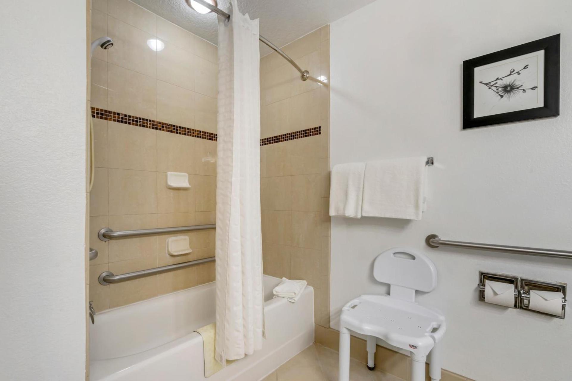 Country Inn & Suites by Radisson, Tampa Airport North, FL photo 57