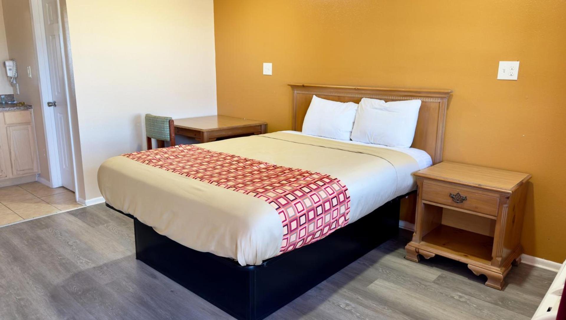 Regency Inn Hondo photo 16
