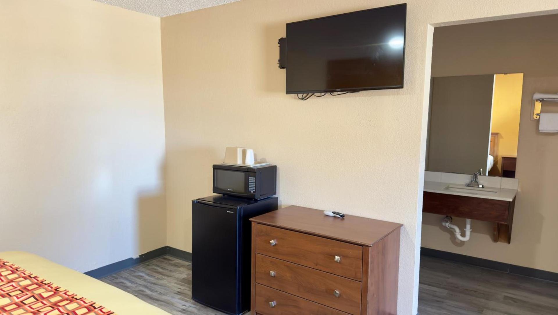 Regency Inn Hondo photo 21