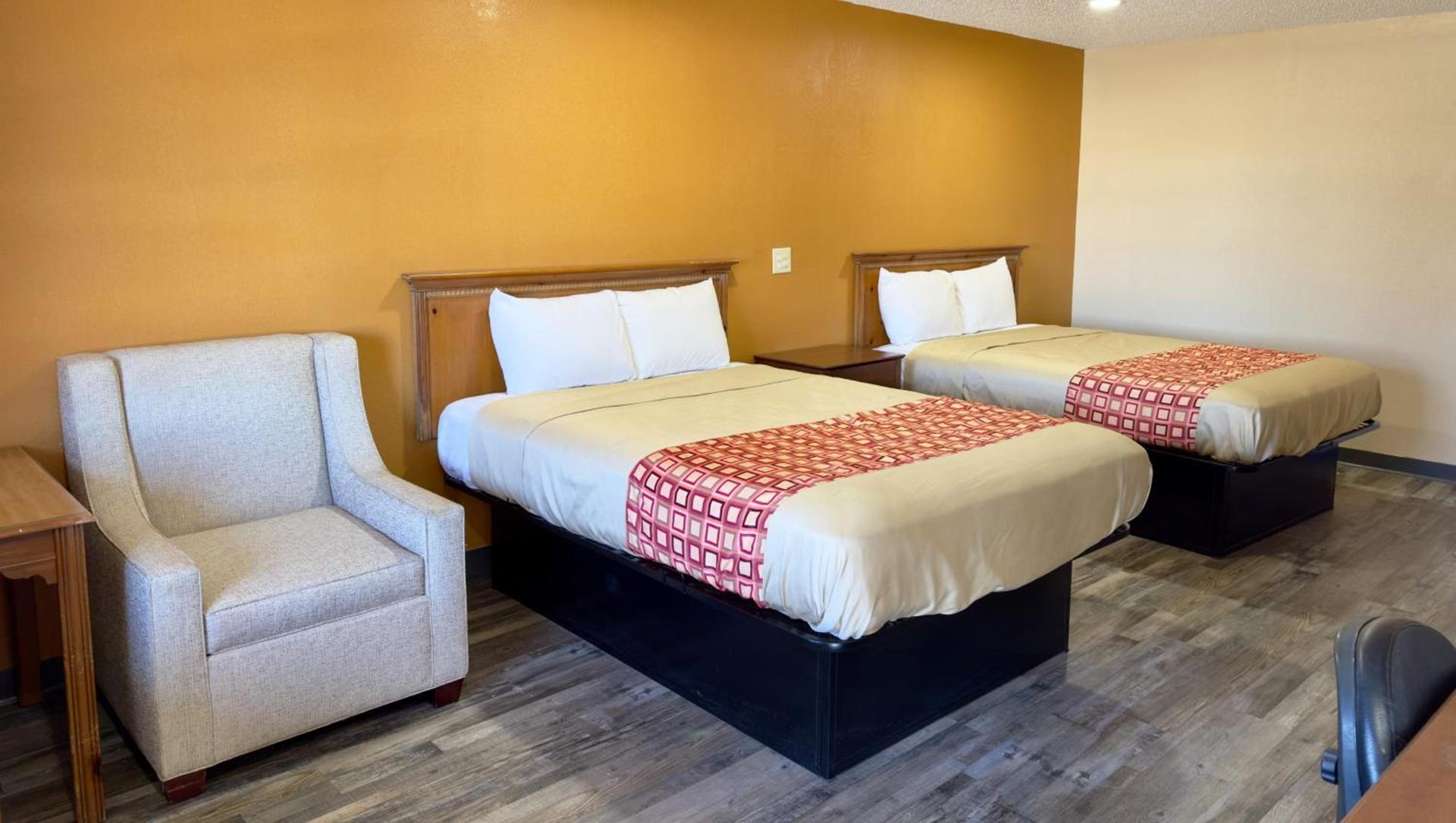 Regency Inn Hondo photo 4