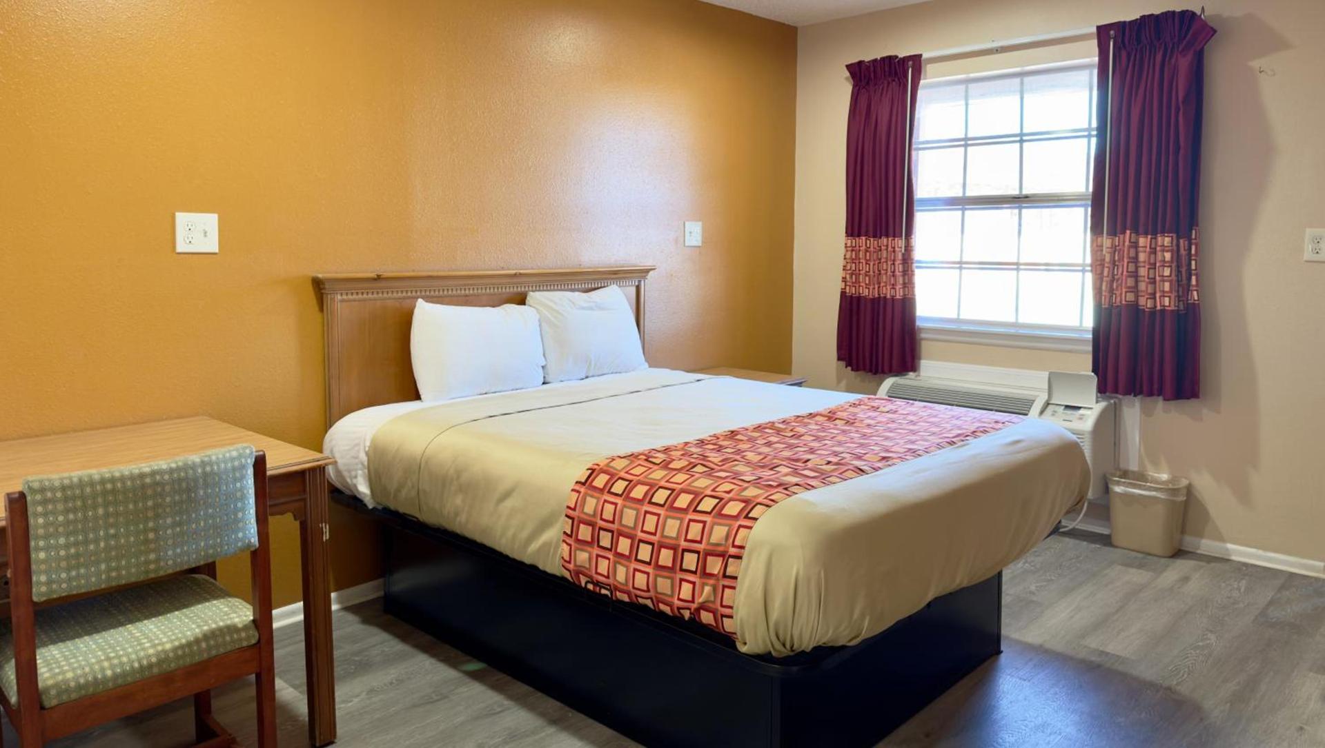 Regency Inn Hondo photo 3