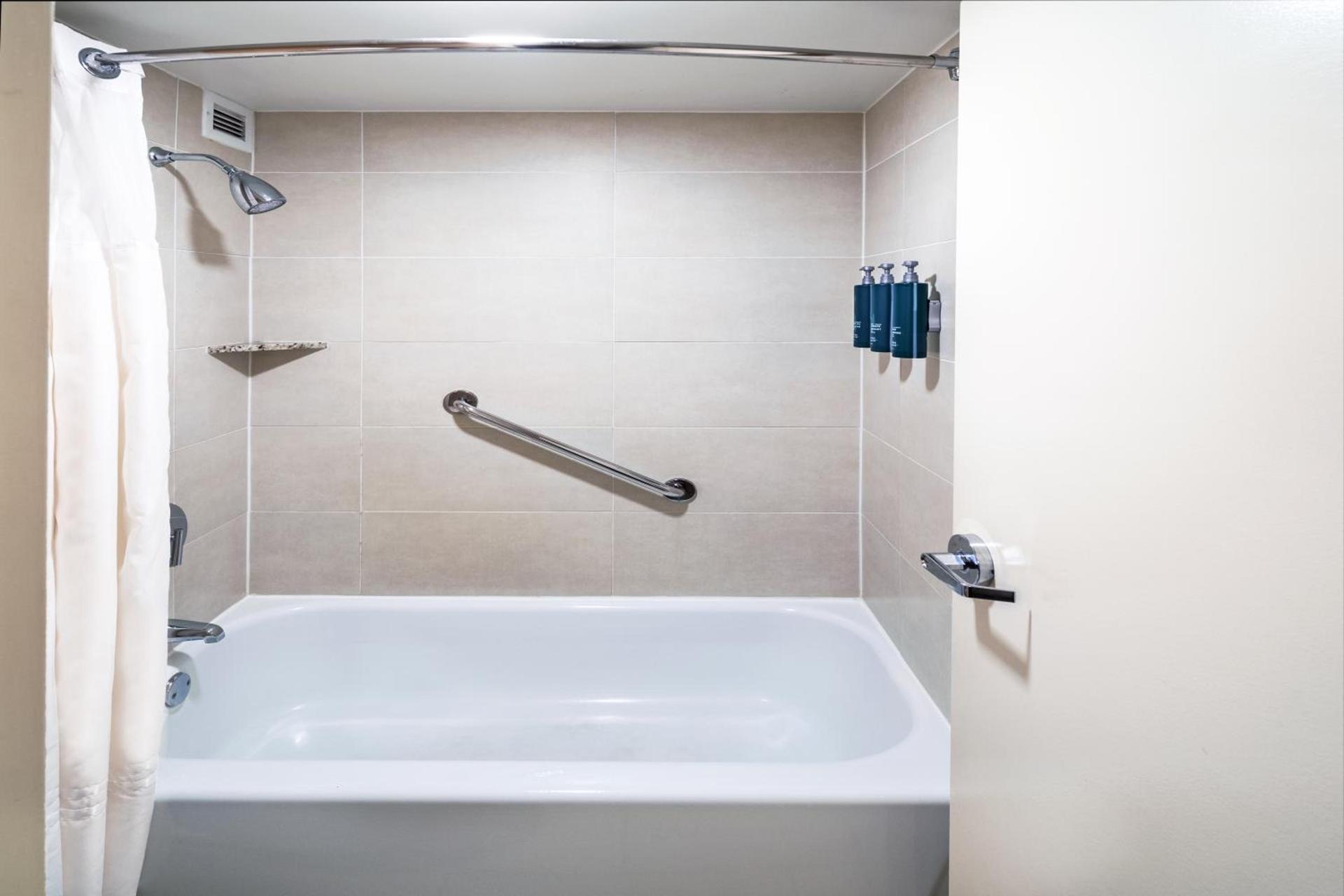 DoubleTree by Hilton Tulsa Downtown photo 4
