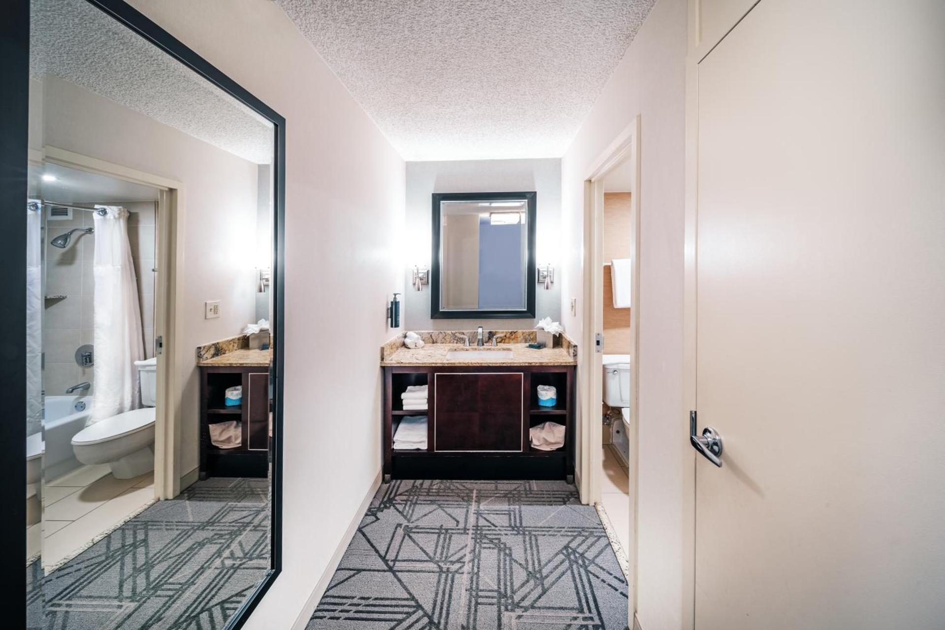 DoubleTree by Hilton Tulsa Downtown photo 5