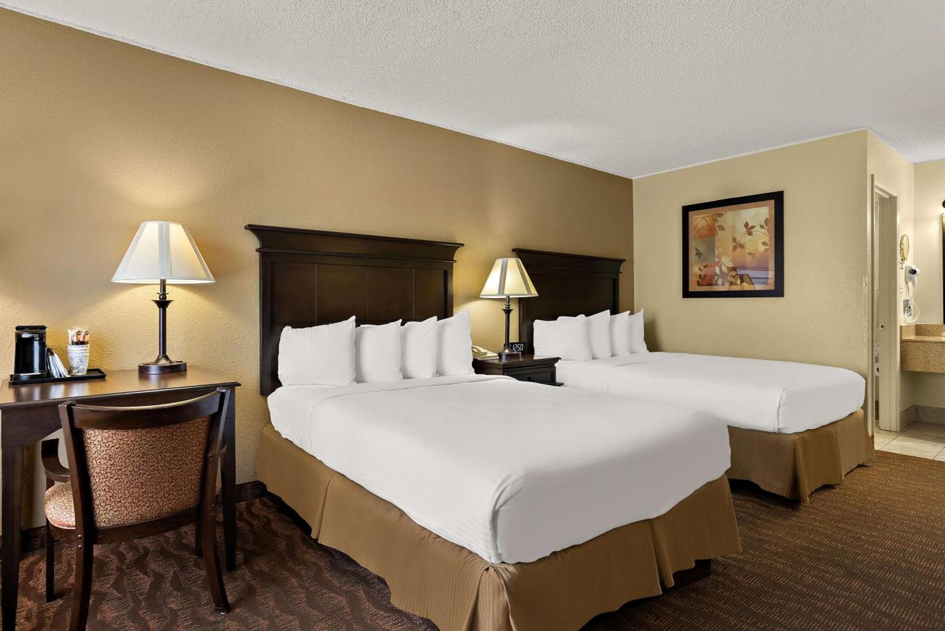 Best Western Center Pointe Inn photo 9