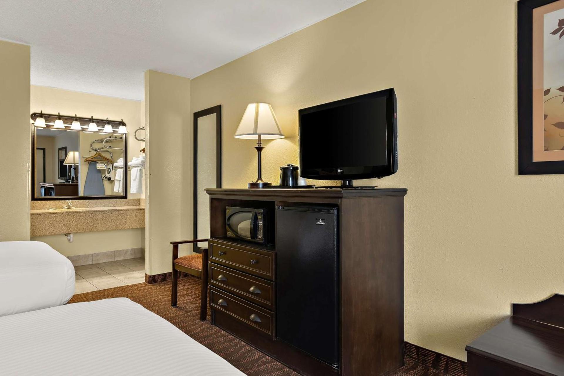 Best Western Center Pointe Inn photo 11