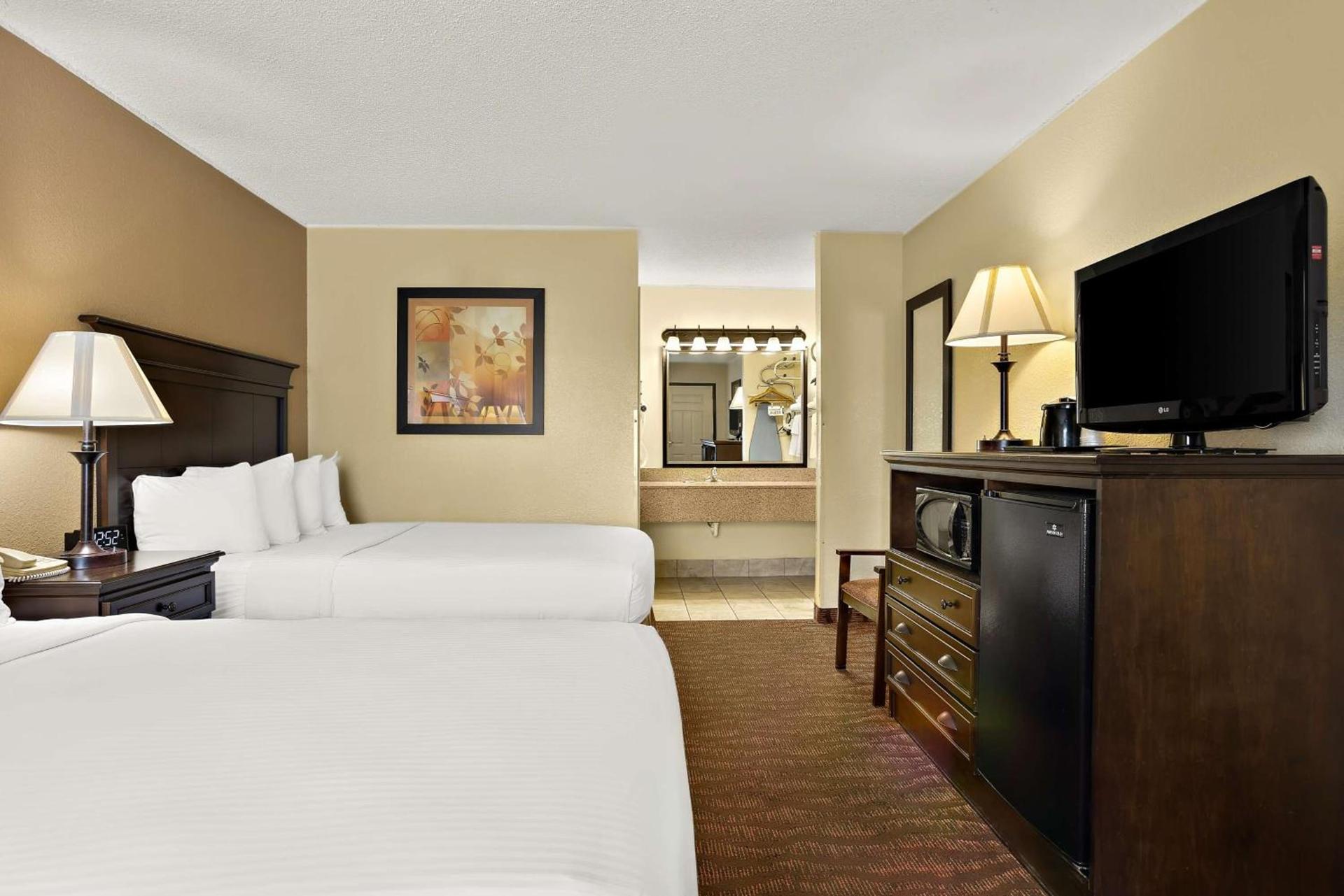 Best Western Center Pointe Inn photo 12
