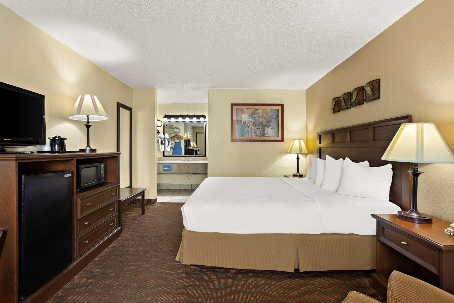 Best Western Center Pointe Inn photo 20