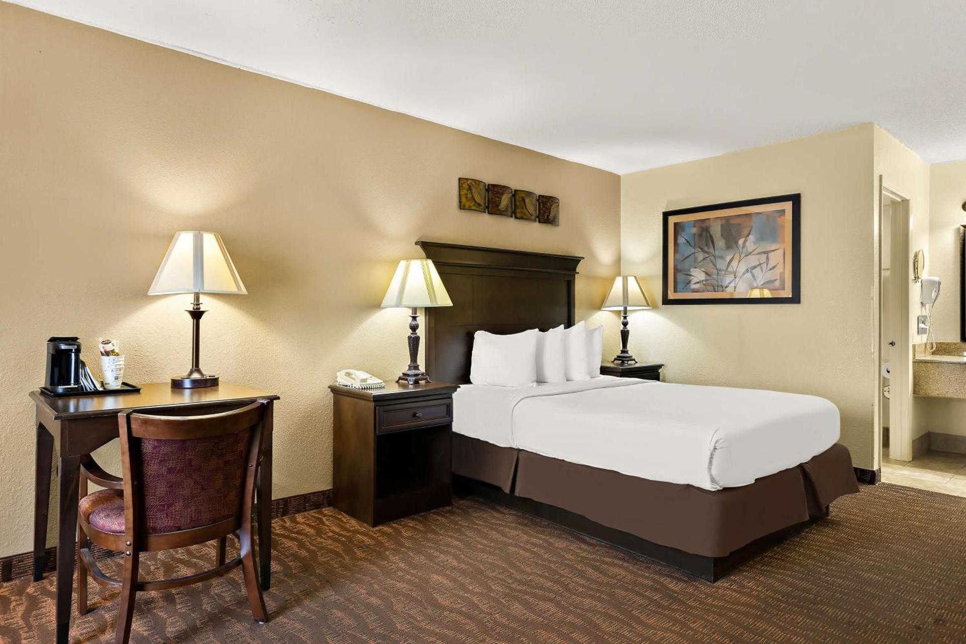 Best Western Center Pointe Inn photo 25