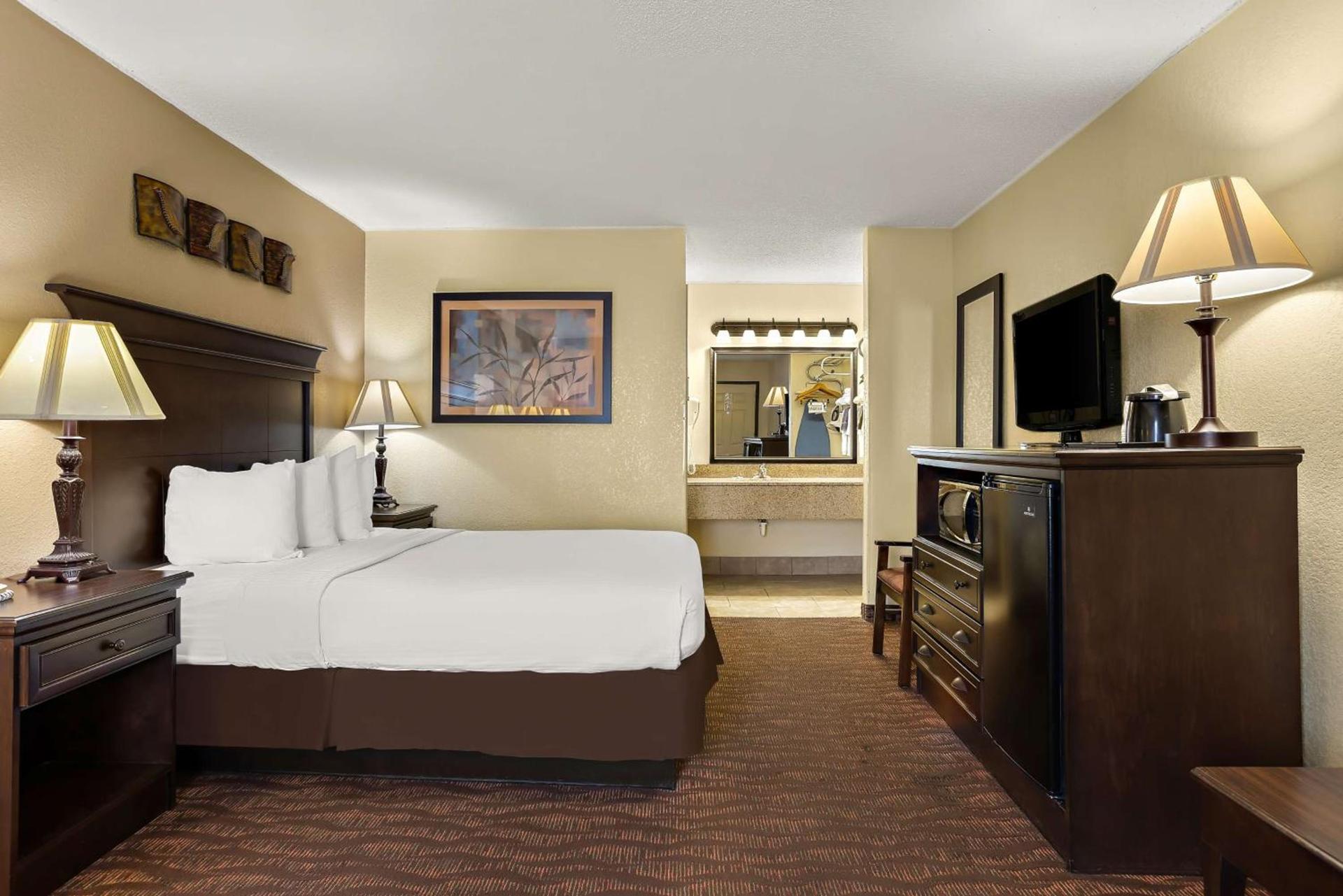 Best Western Center Pointe Inn photo 27