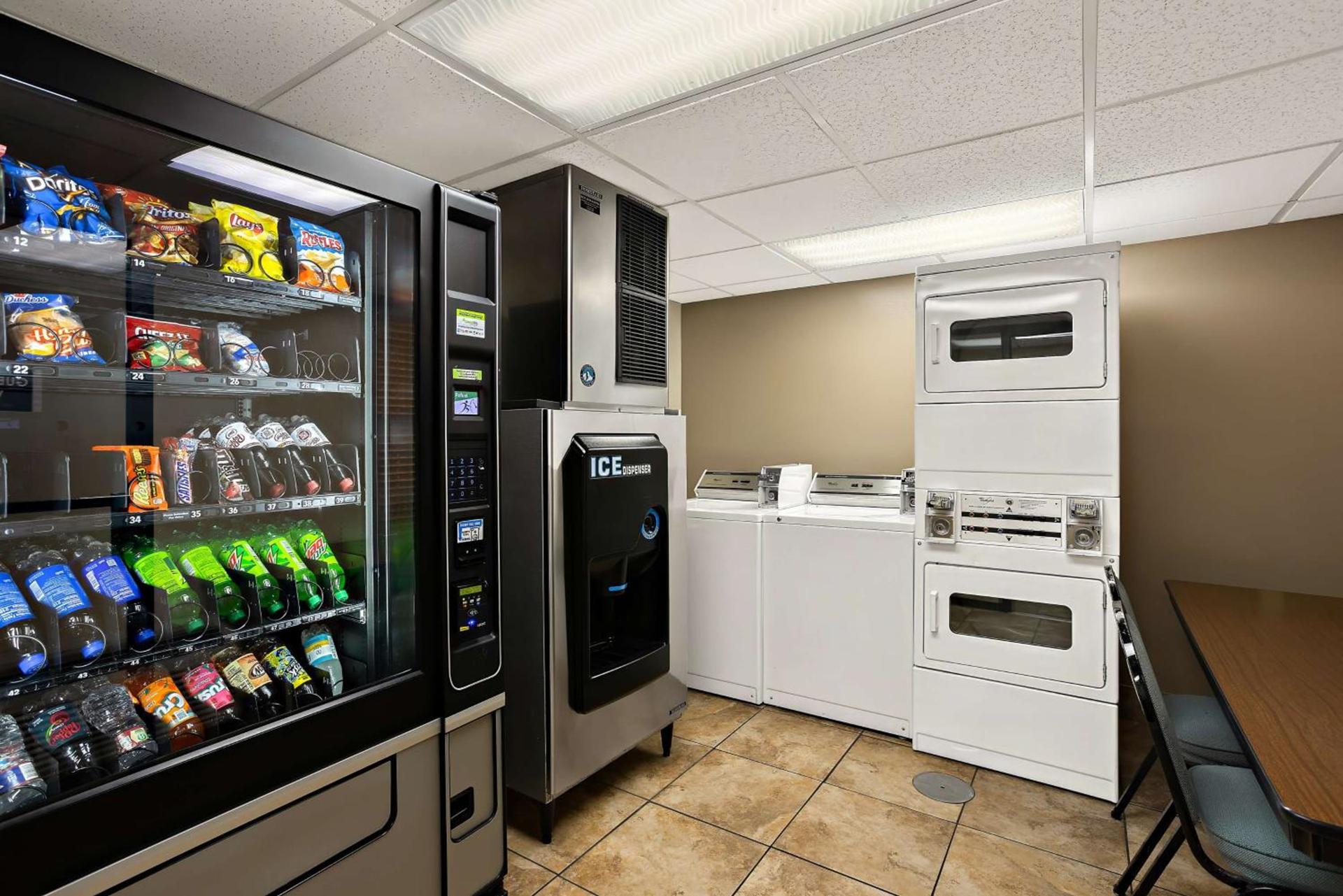 Best Western Center Pointe Inn photo 40