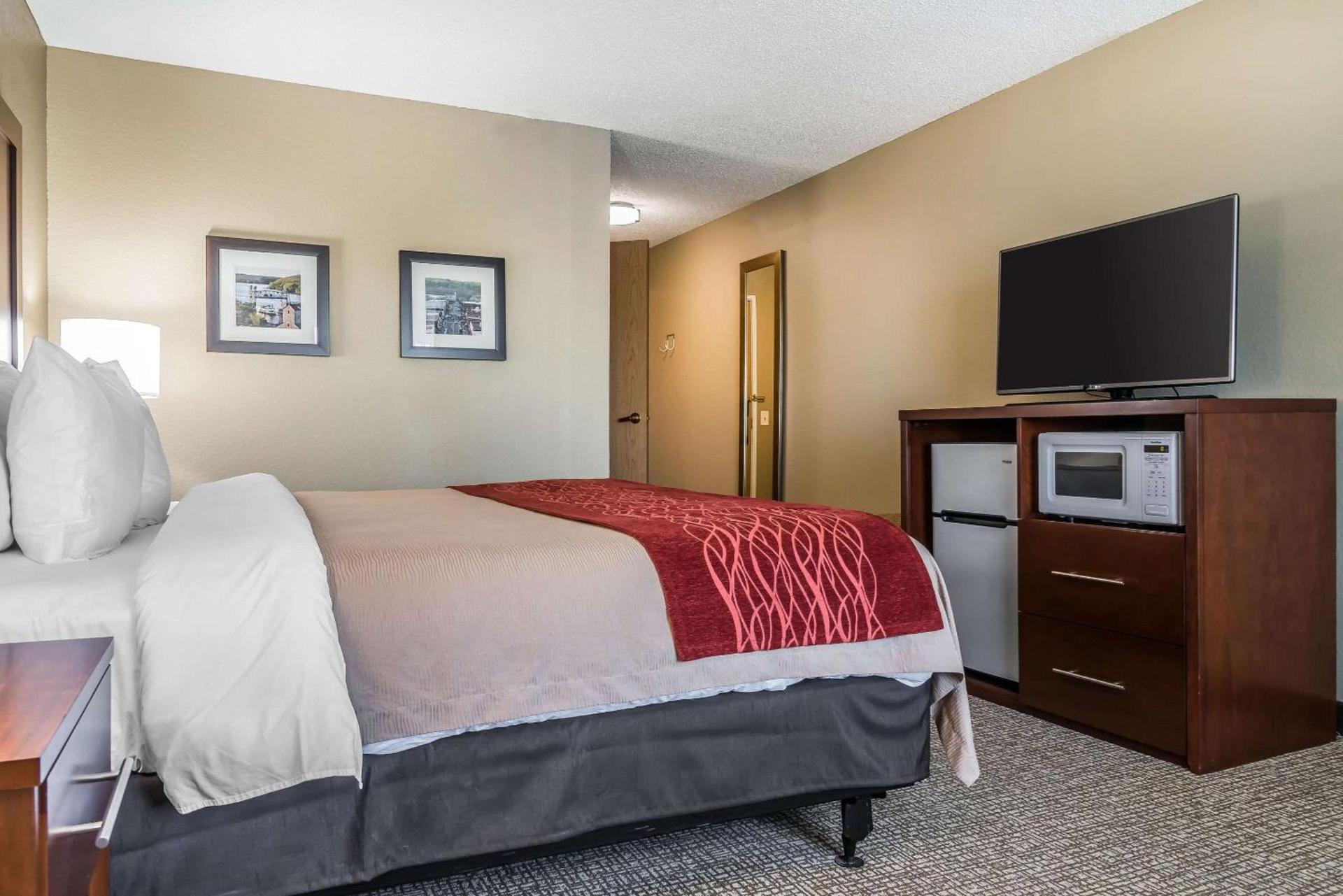 Country Inn & Suites by Radisson, Stillwater, MN photo 9