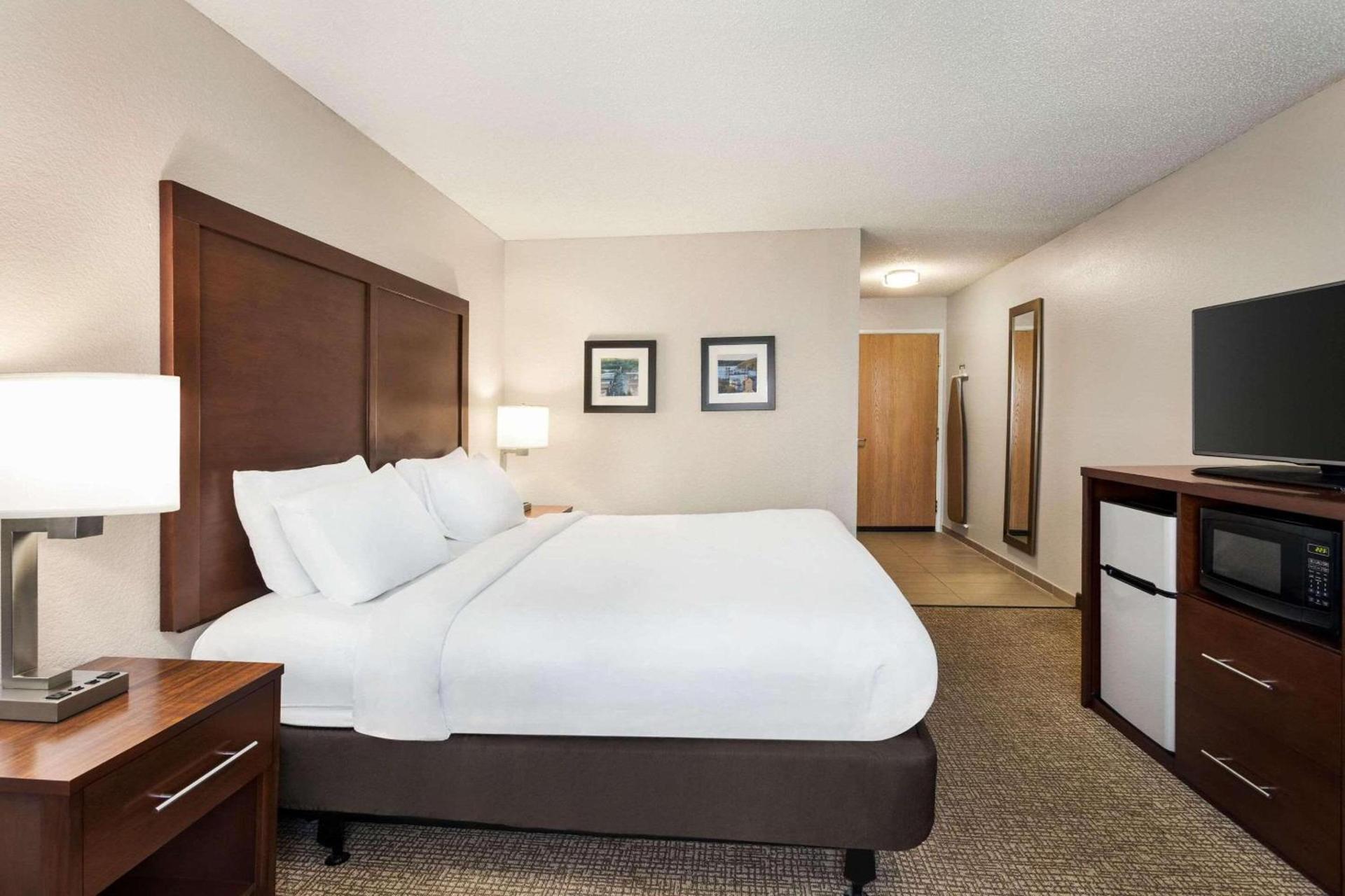 Country Inn & Suites by Radisson, Stillwater, MN photo 20