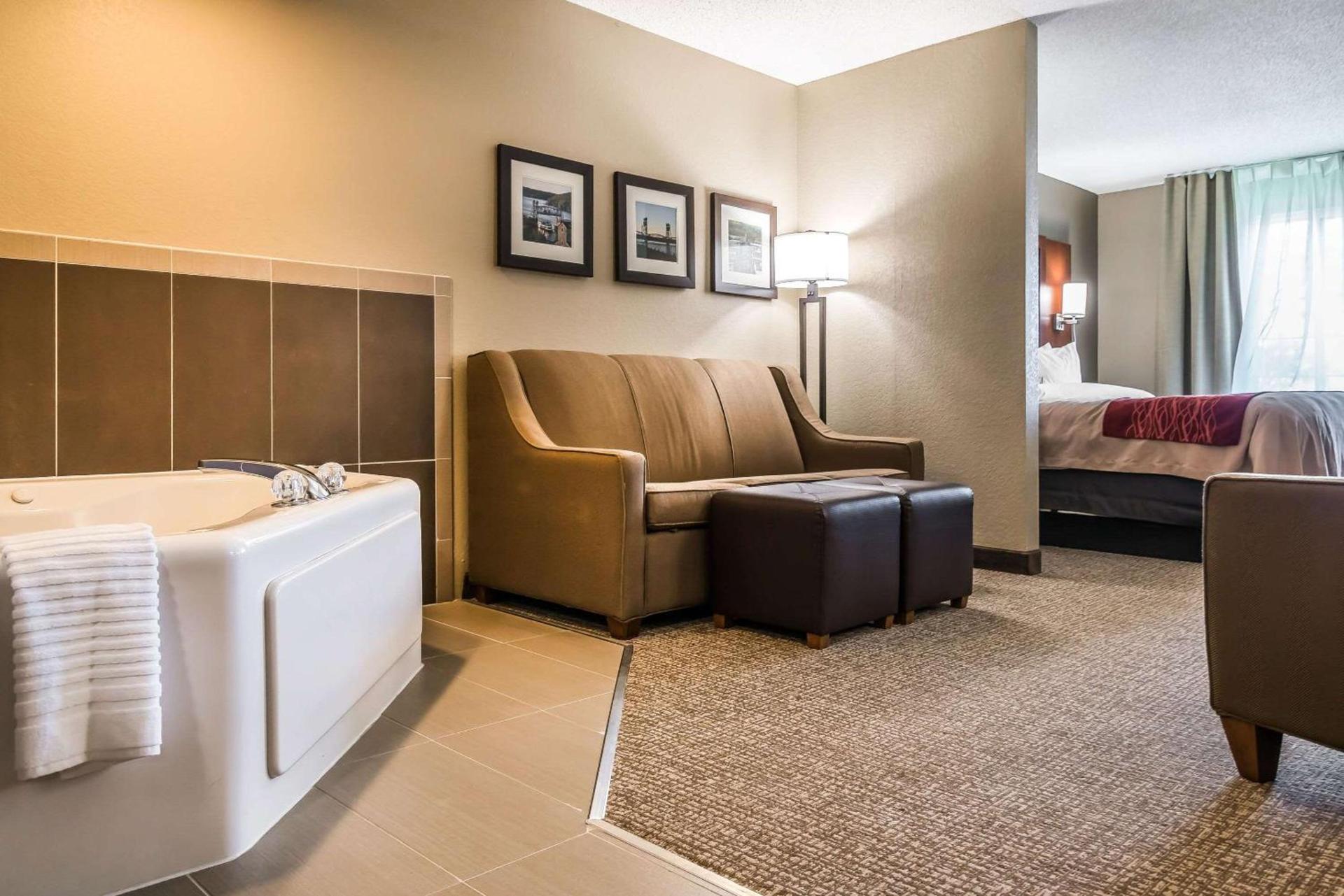 Country Inn & Suites by Radisson, Stillwater, MN photo 25