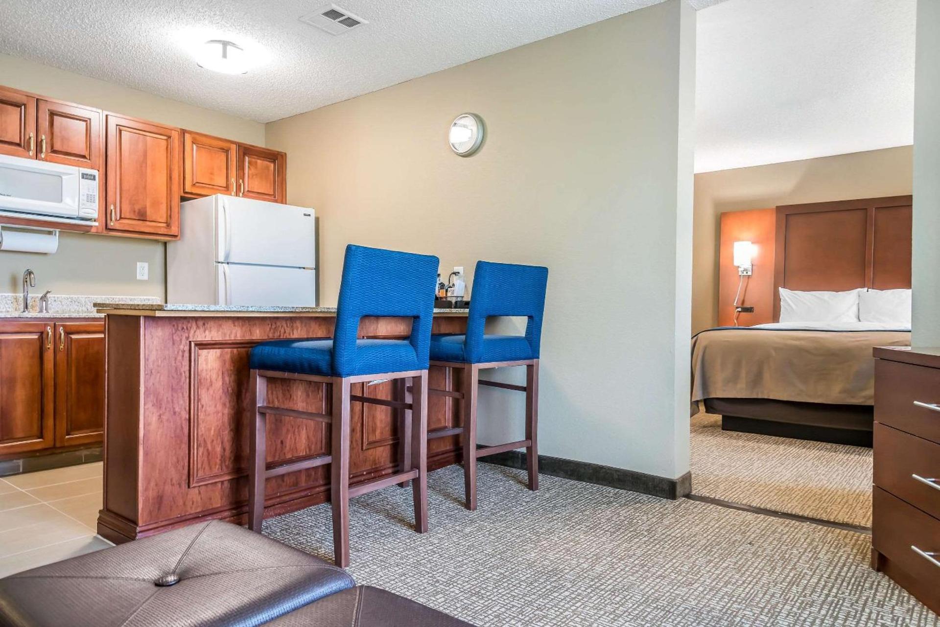 Country Inn & Suites by Radisson, Stillwater, MN photo 32