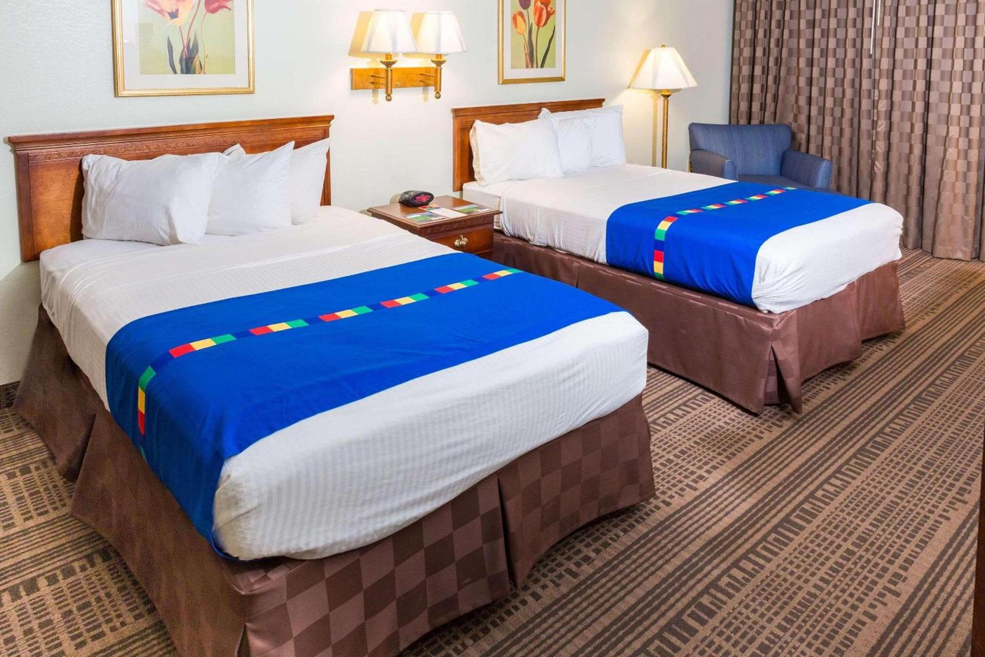 Park Inn By Radisson Sharon photo 9