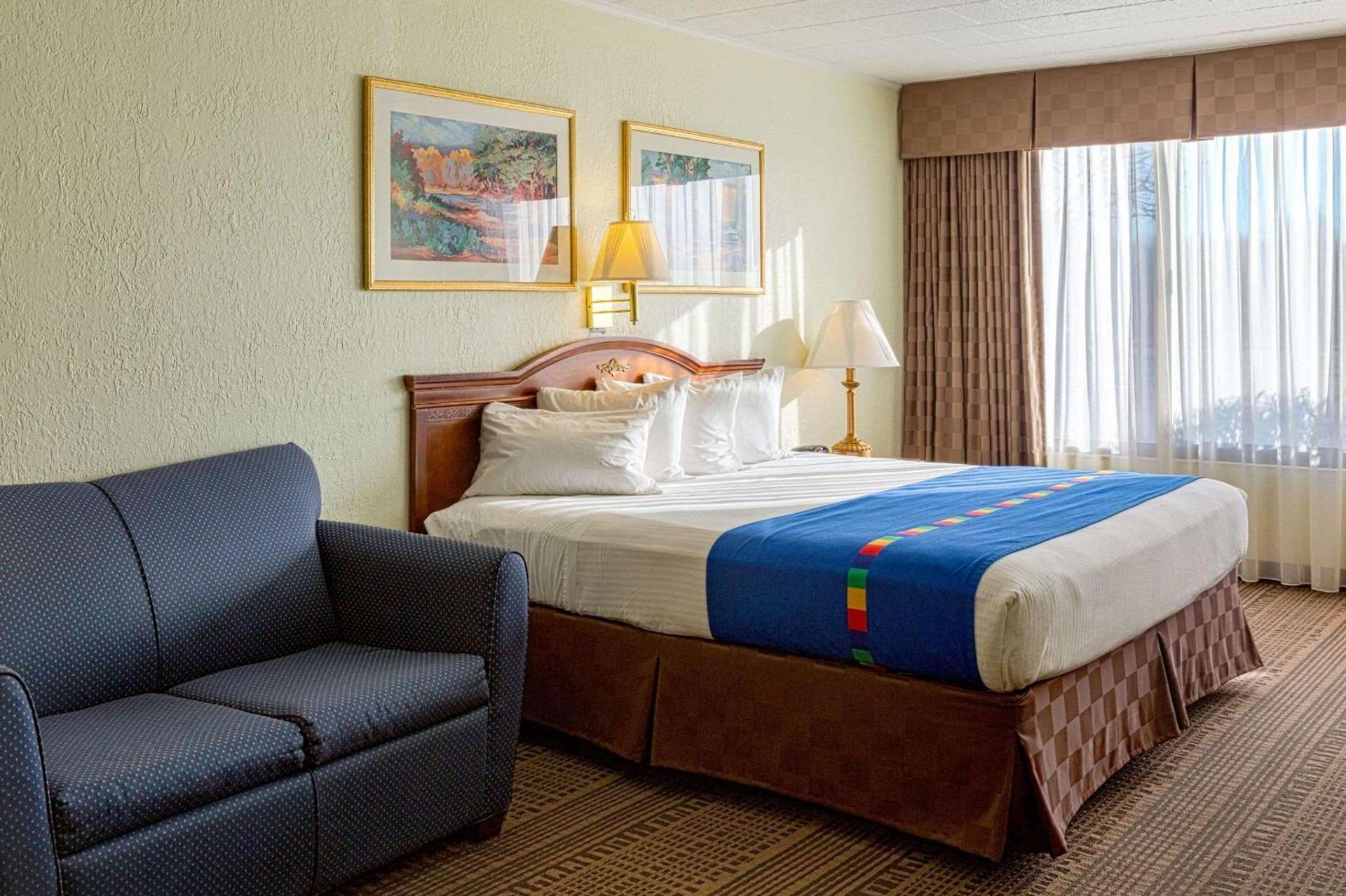 Park Inn By Radisson Sharon photo 11