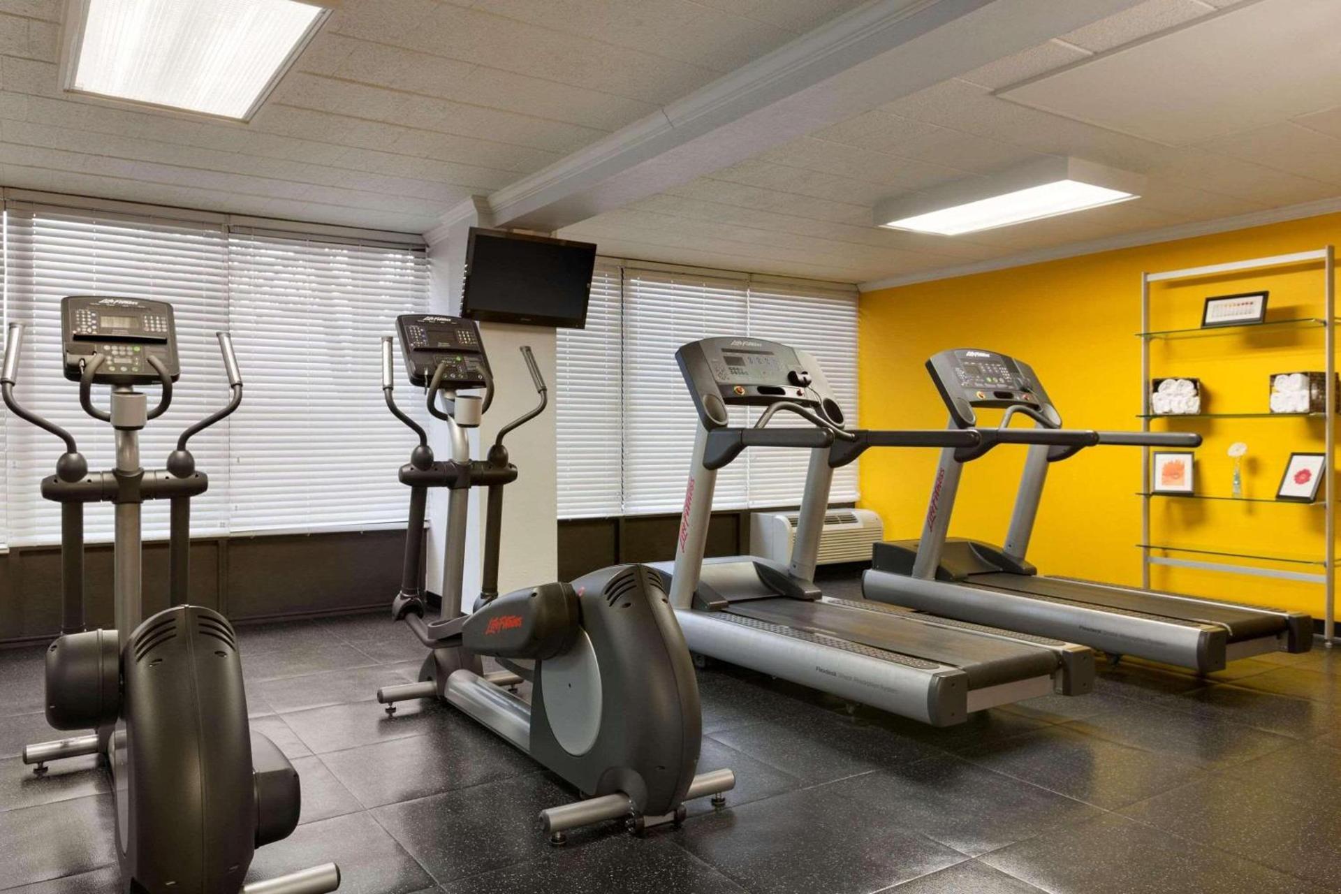 Park Inn By Radisson Sharon photo 18