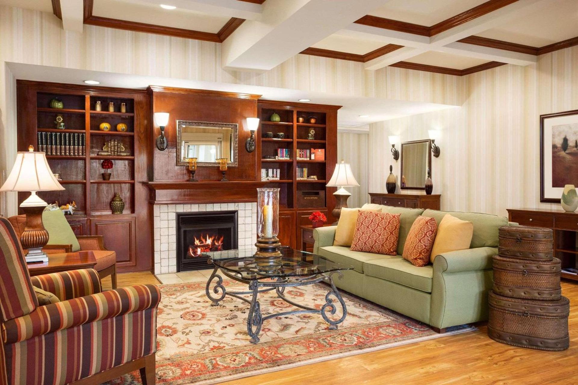 Country Inn & Suites by Radisson, Conway, AR photo 3