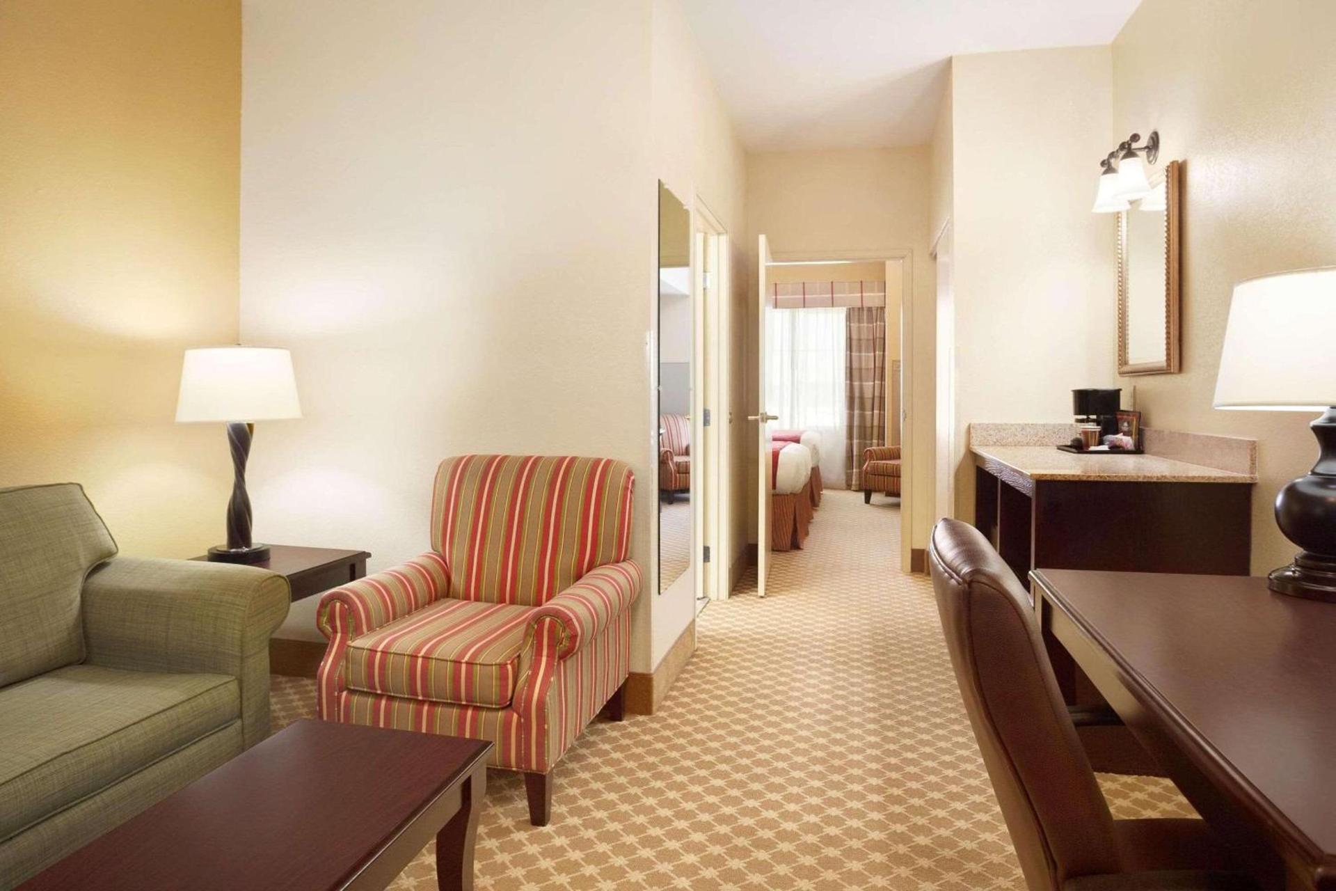 Country Inn & Suites by Radisson, Conway, AR photo 8