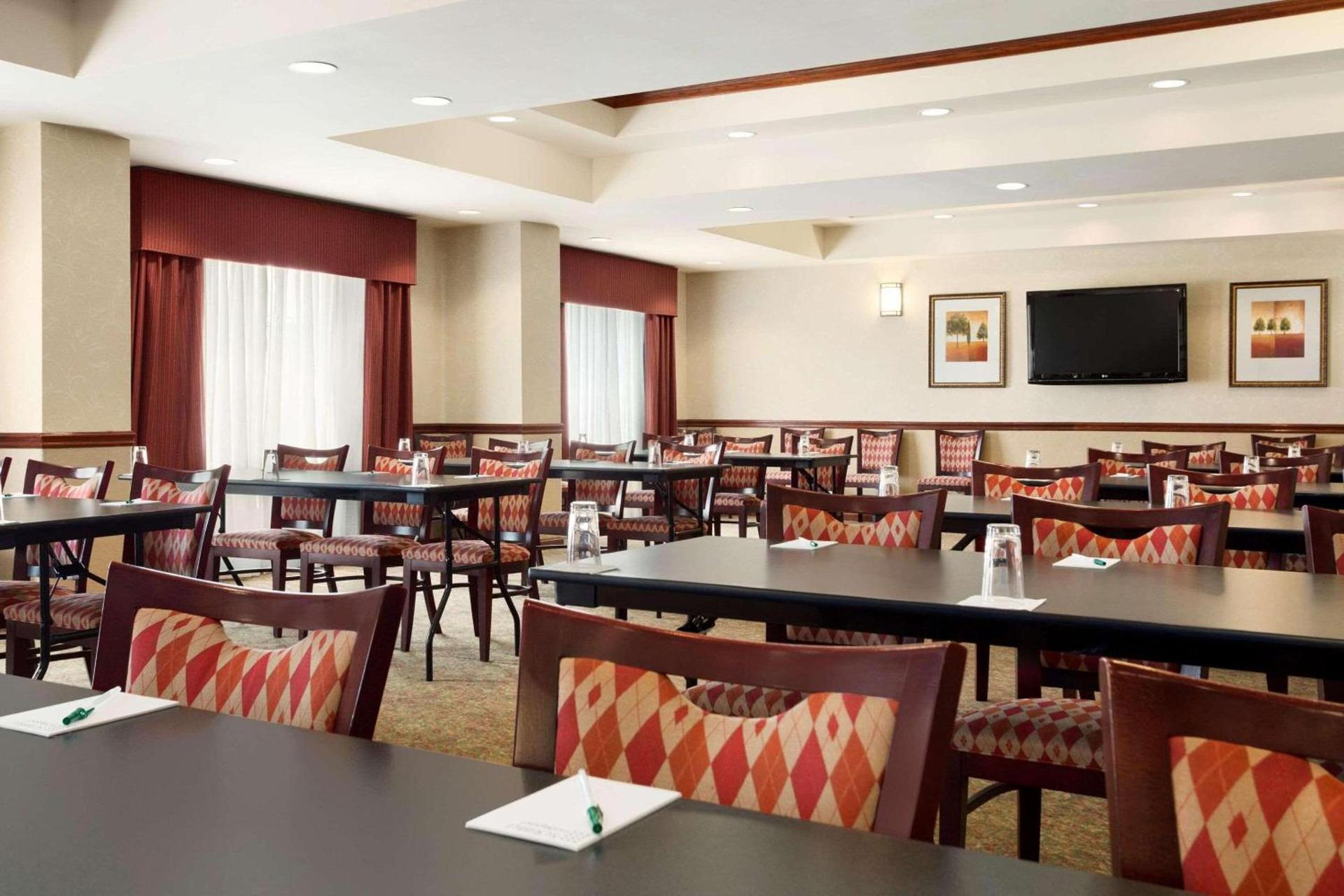 Country Inn & Suites by Radisson, Conway, AR photo 11