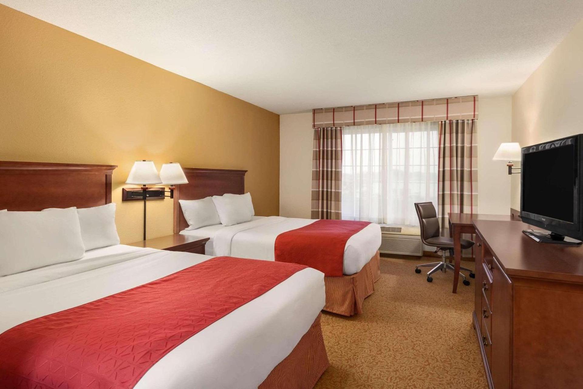 Country Inn & Suites by Radisson, Ames, IA photo 3