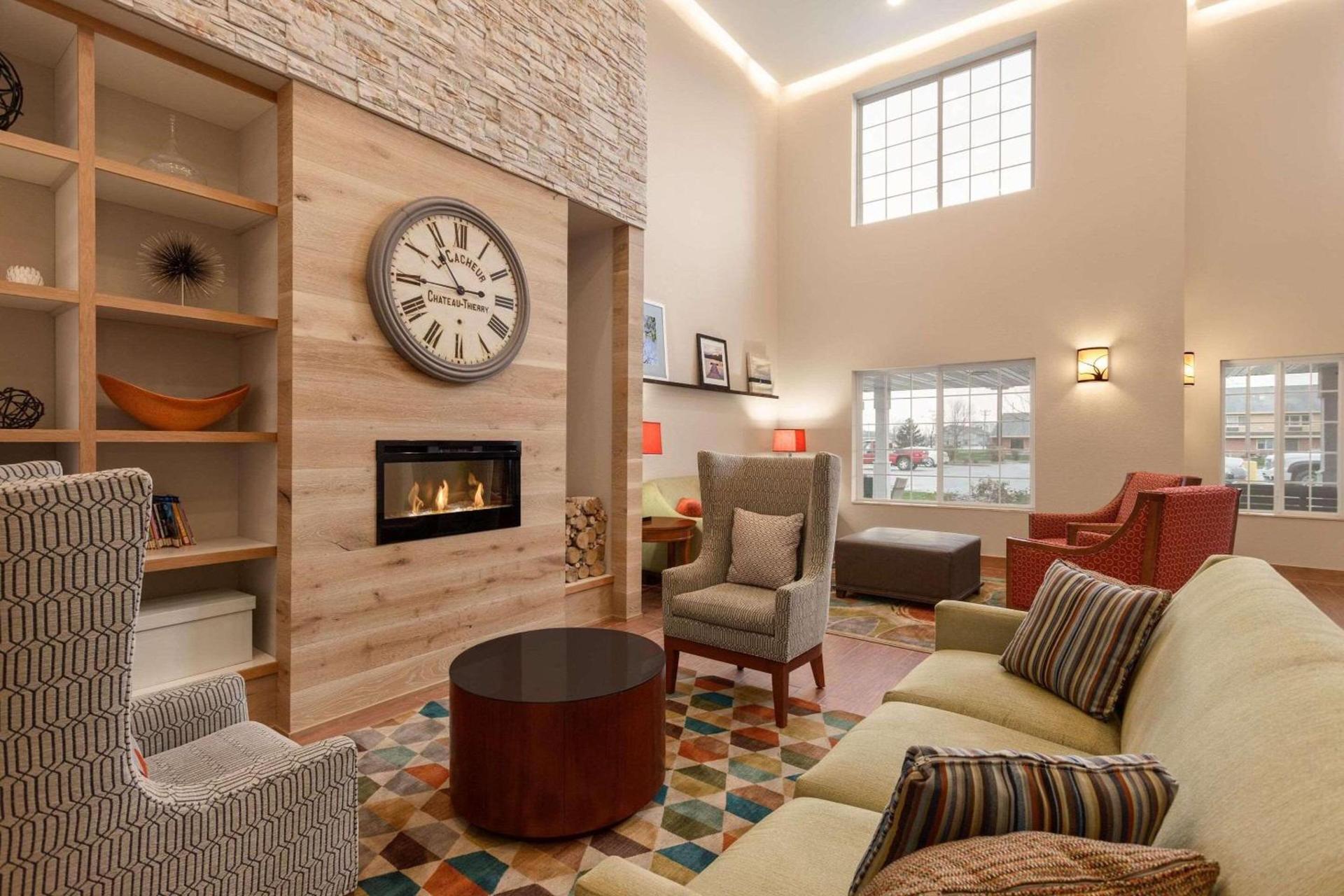 Country Inn & Suites by Radisson, Ames, IA photo 2
