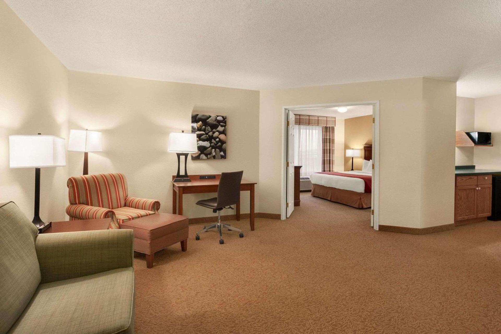 Country Inn & Suites by Radisson, Ames, IA photo 5