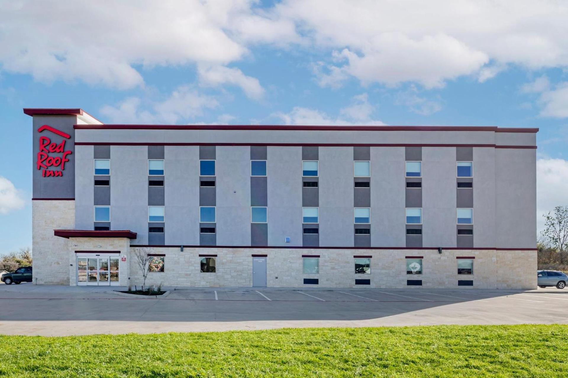 Red Roof Inn Hutchins photo 1