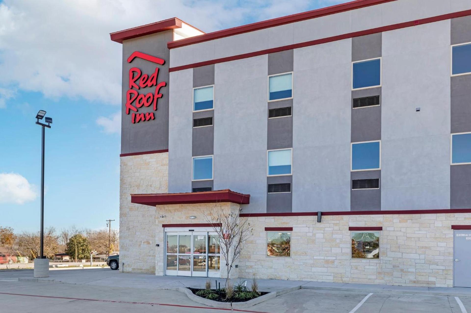 Red Roof Inn Hutchins photo 2