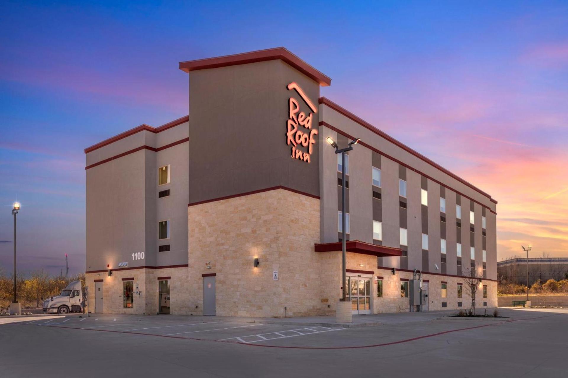 Red Roof Inn Hutchins photo 3