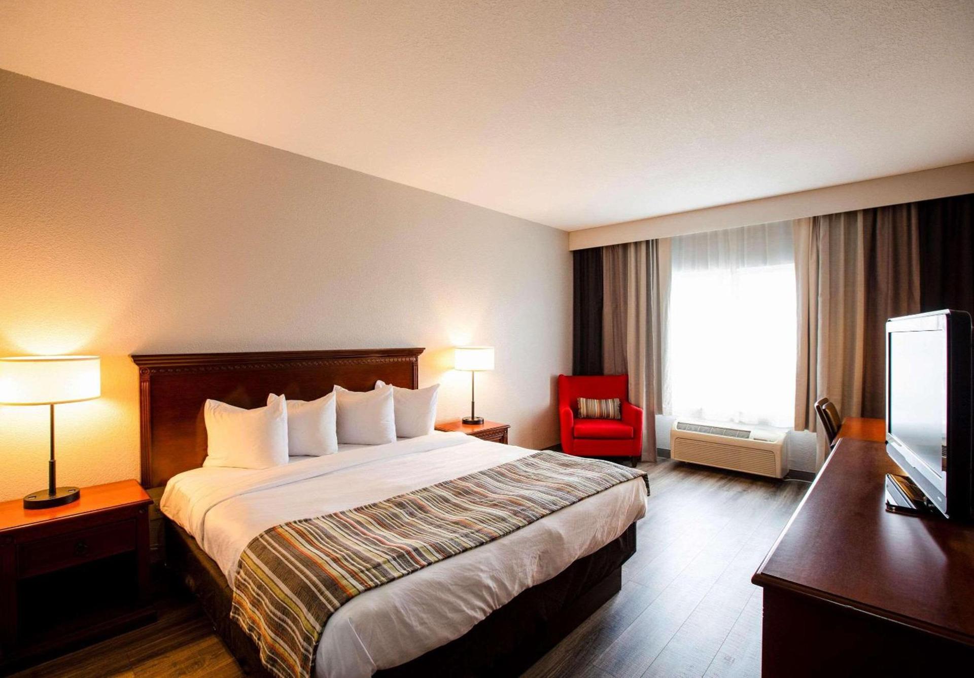Country Inn & Suites by Radisson, Wilson, NC photo 4