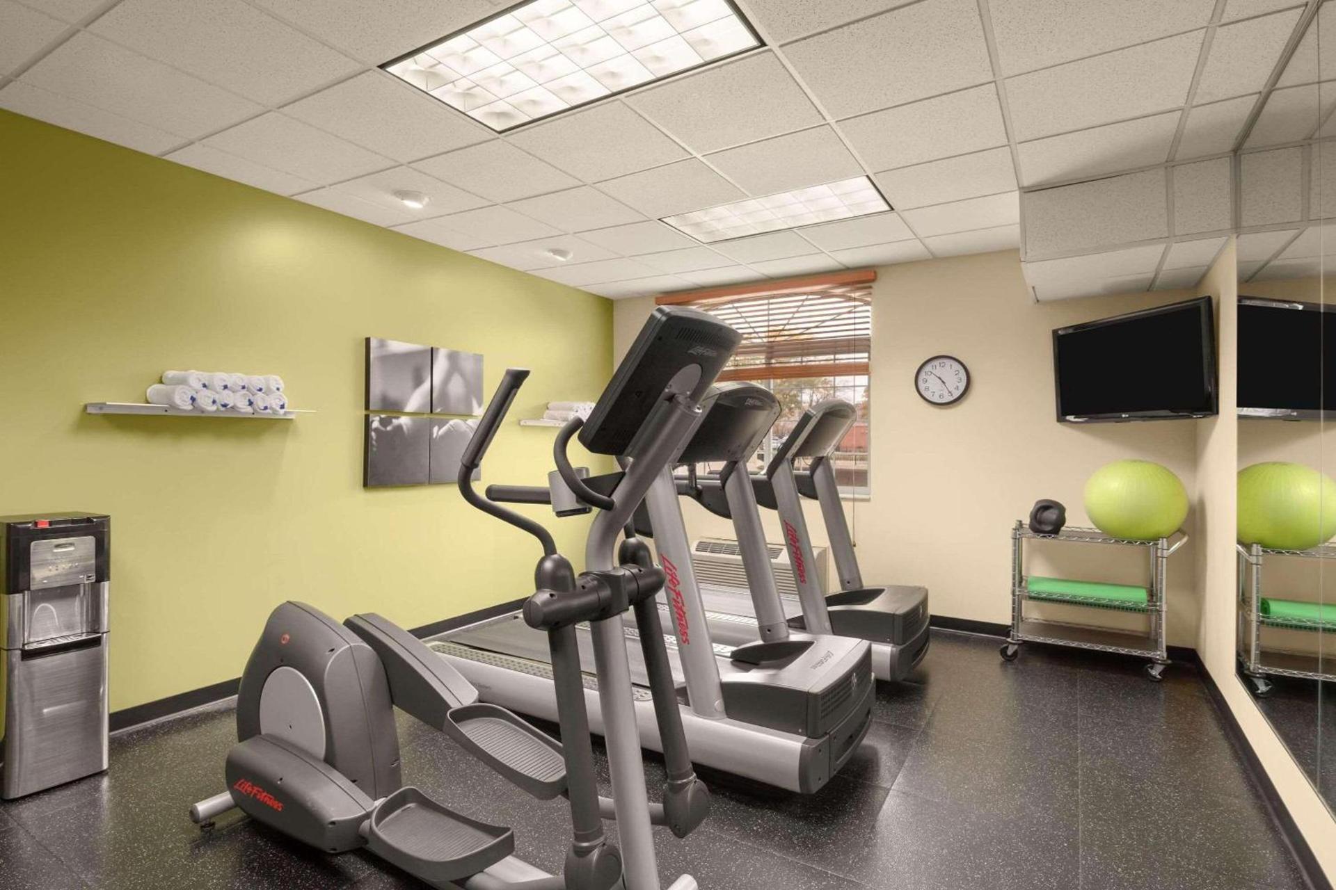 Country Inn & Suites by Radisson, Sioux Falls photo 7
