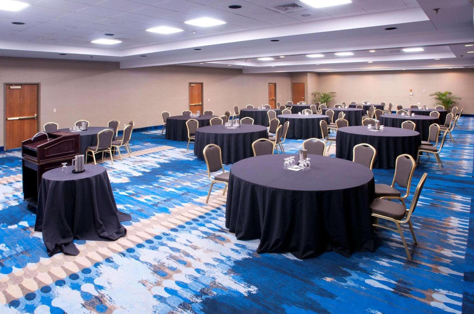 Oneida Casino Hotel photo 27