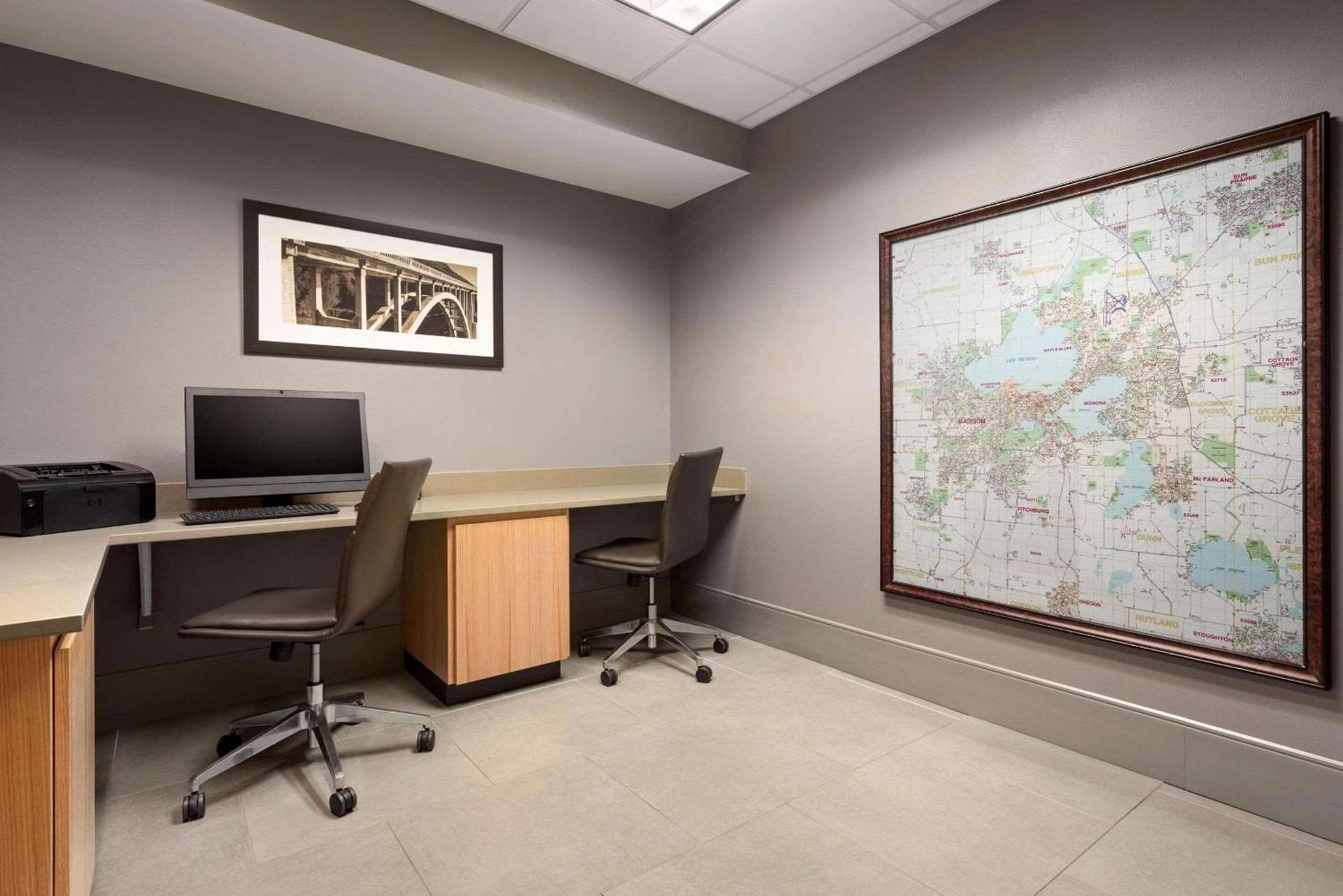 Country Inn & Suites by Radisson, Middleton - Madison West photo 13