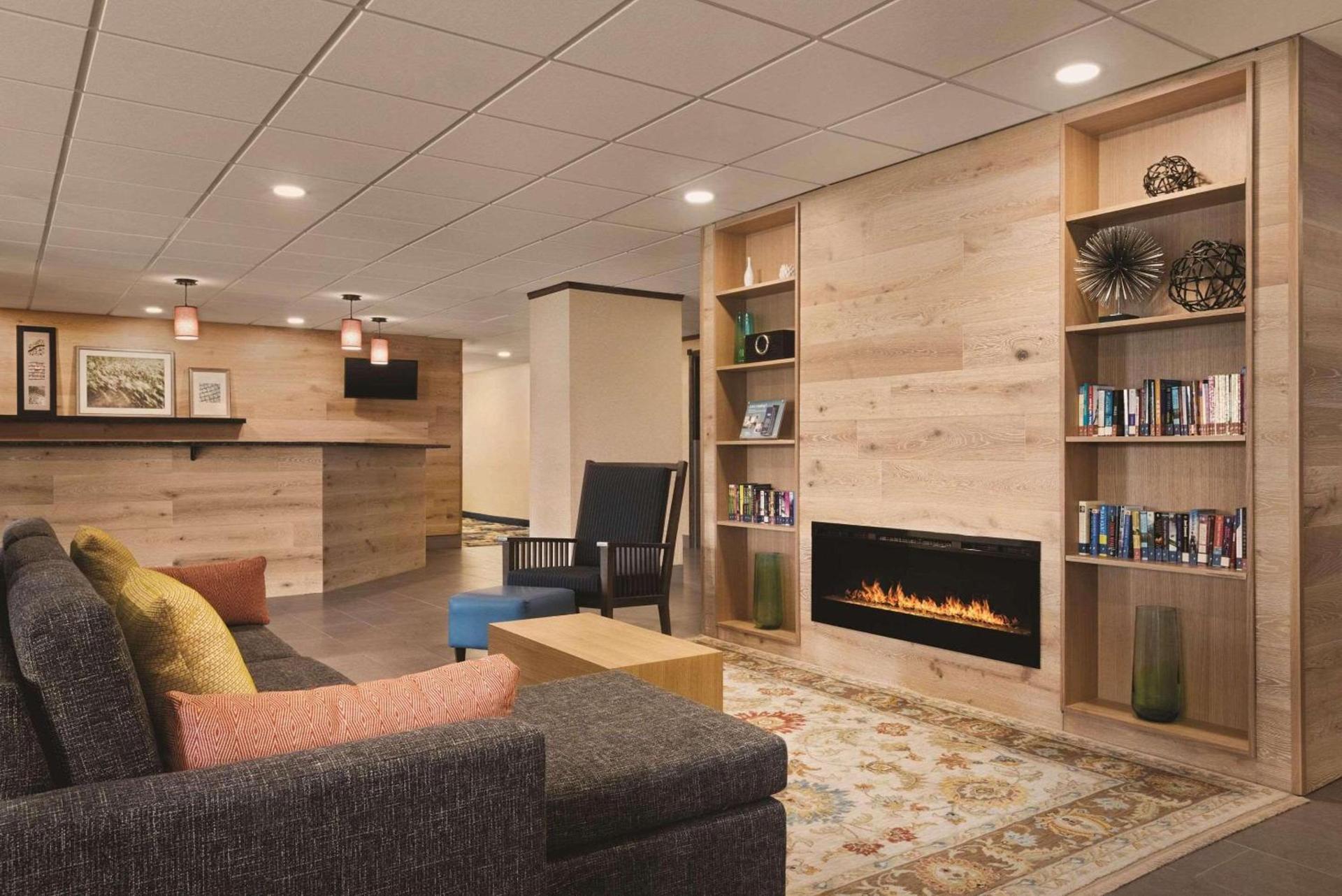 Country Inn & Suites by Radisson, Mt Pleasant-Racine West, WI photo 4