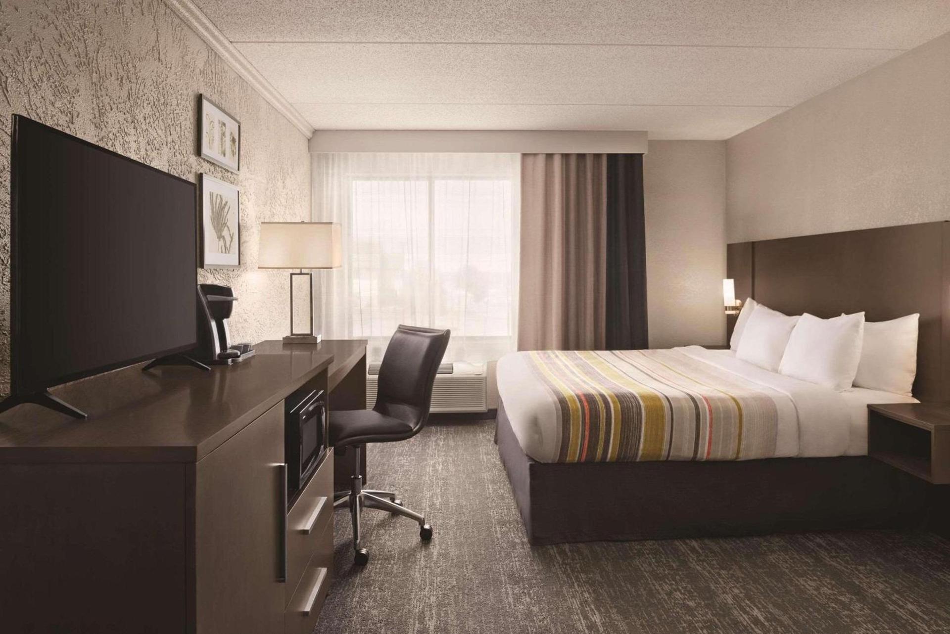 Country Inn & Suites by Radisson, Mt Pleasant-Racine West, WI photo 14