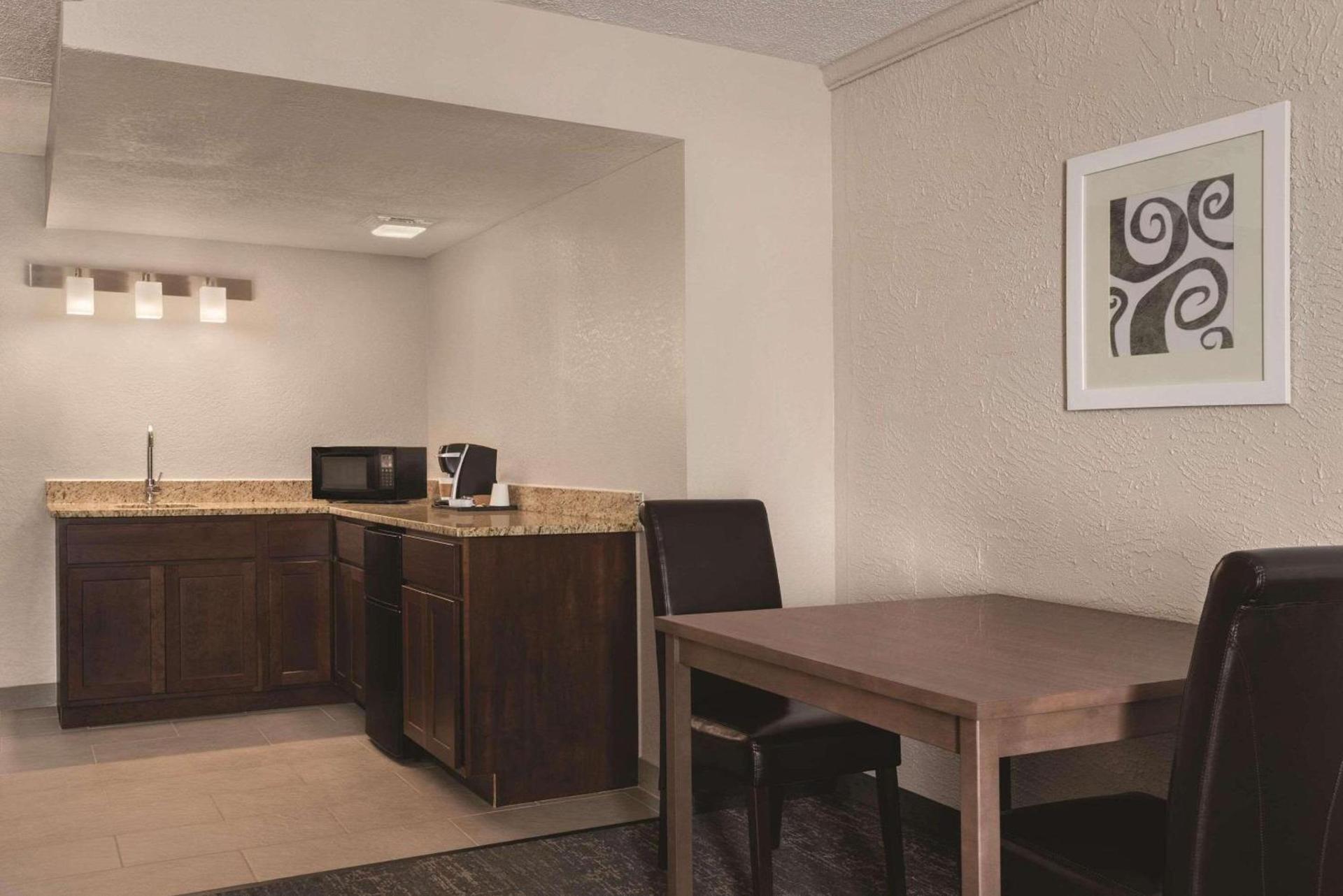 Country Inn & Suites by Radisson, Mt Pleasant-Racine West, WI photo 16